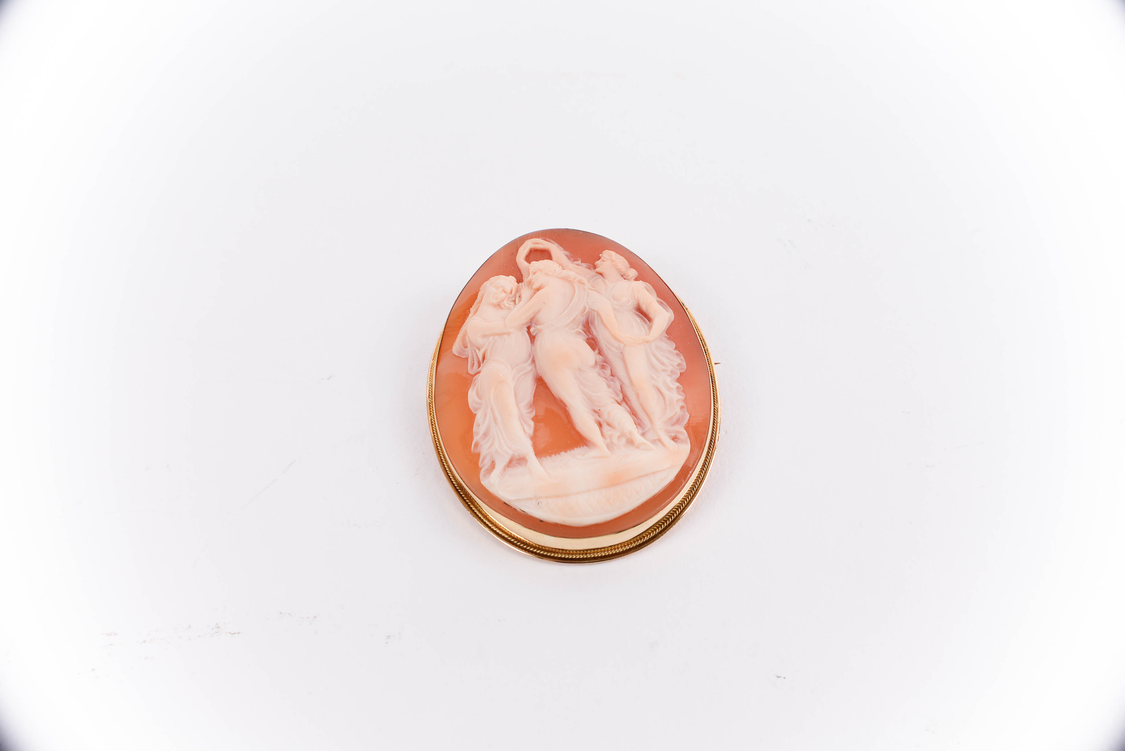 18K Yellow Gold Cameo Pendant