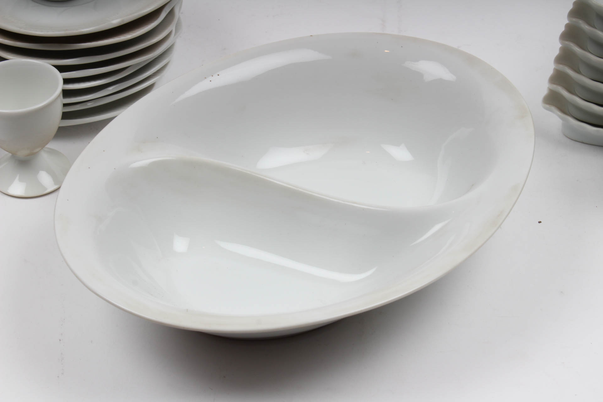 White China Featuring OMC, Pillivuyt and More