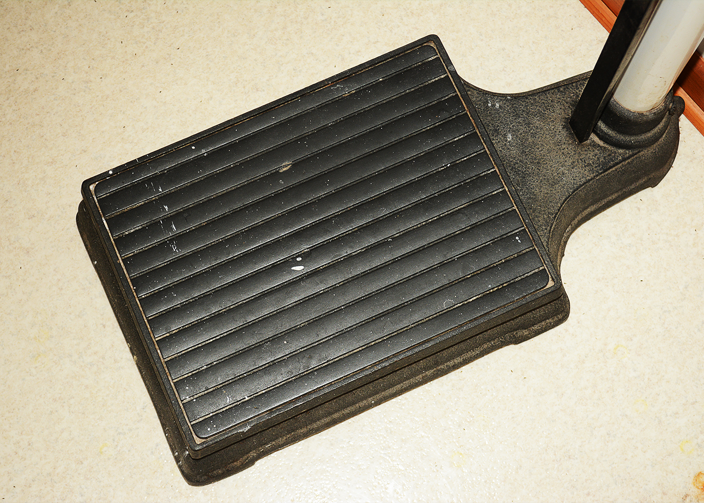 Circa 1930s Continental Scale Works Doctor's Beam Scale