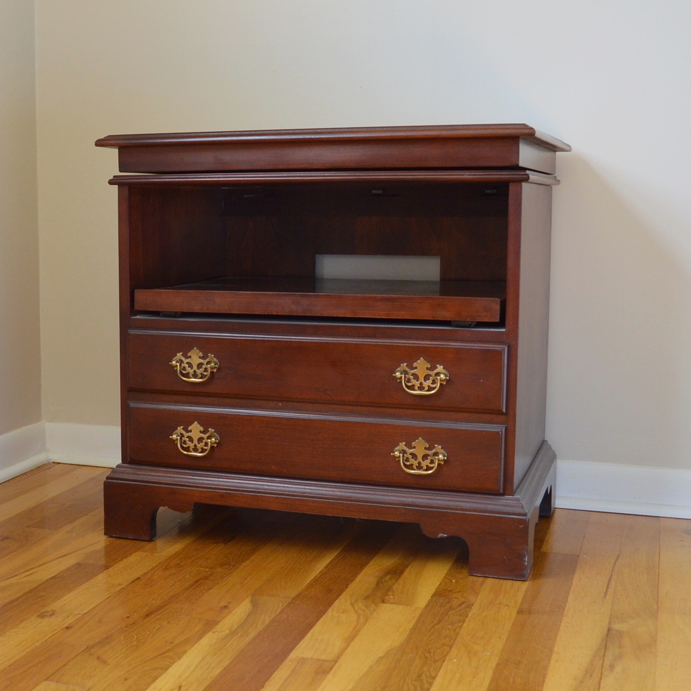 Superior Furniture Swivel Top Television Stand