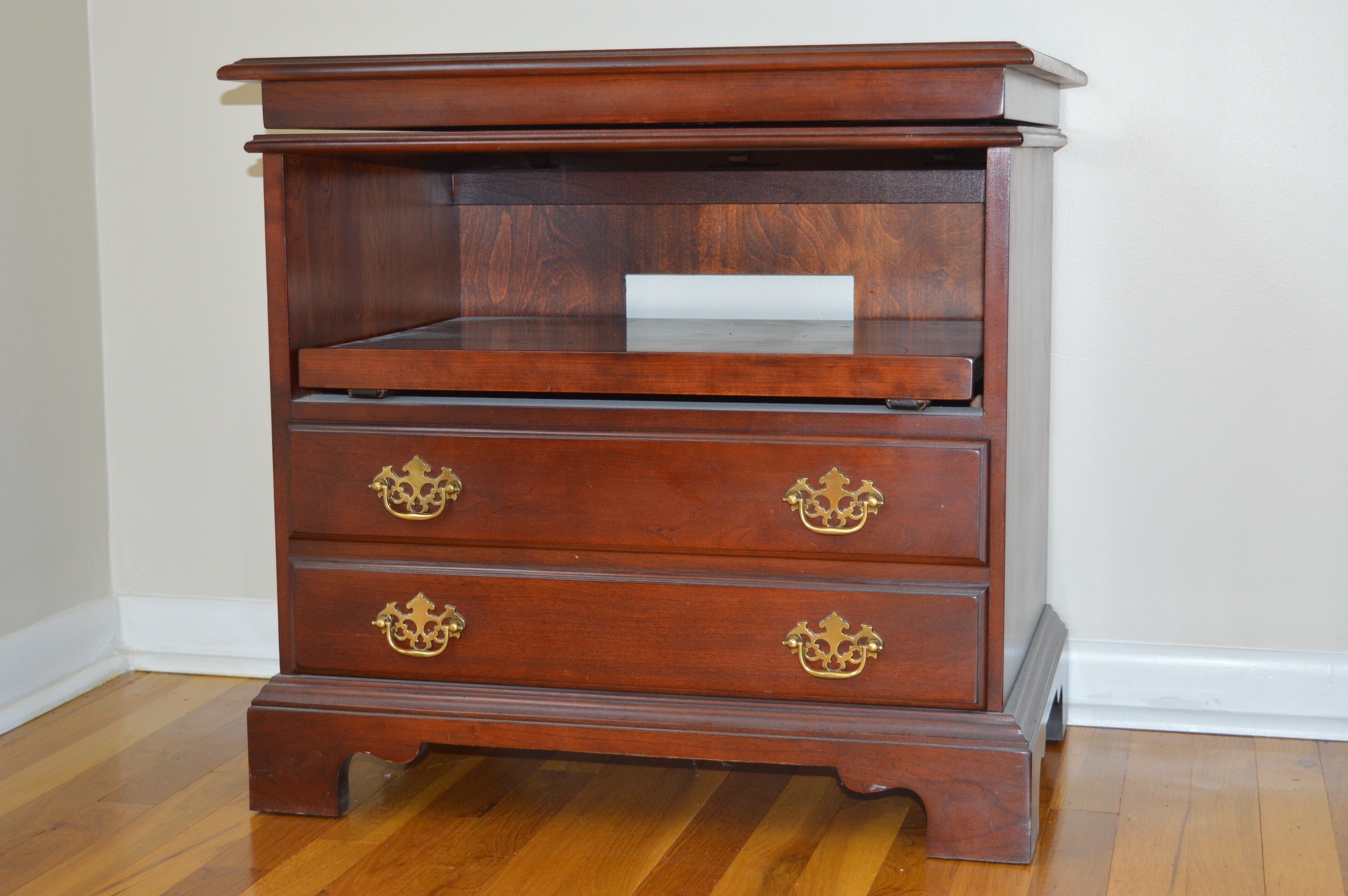 Superior Furniture Swivel Top Television Stand