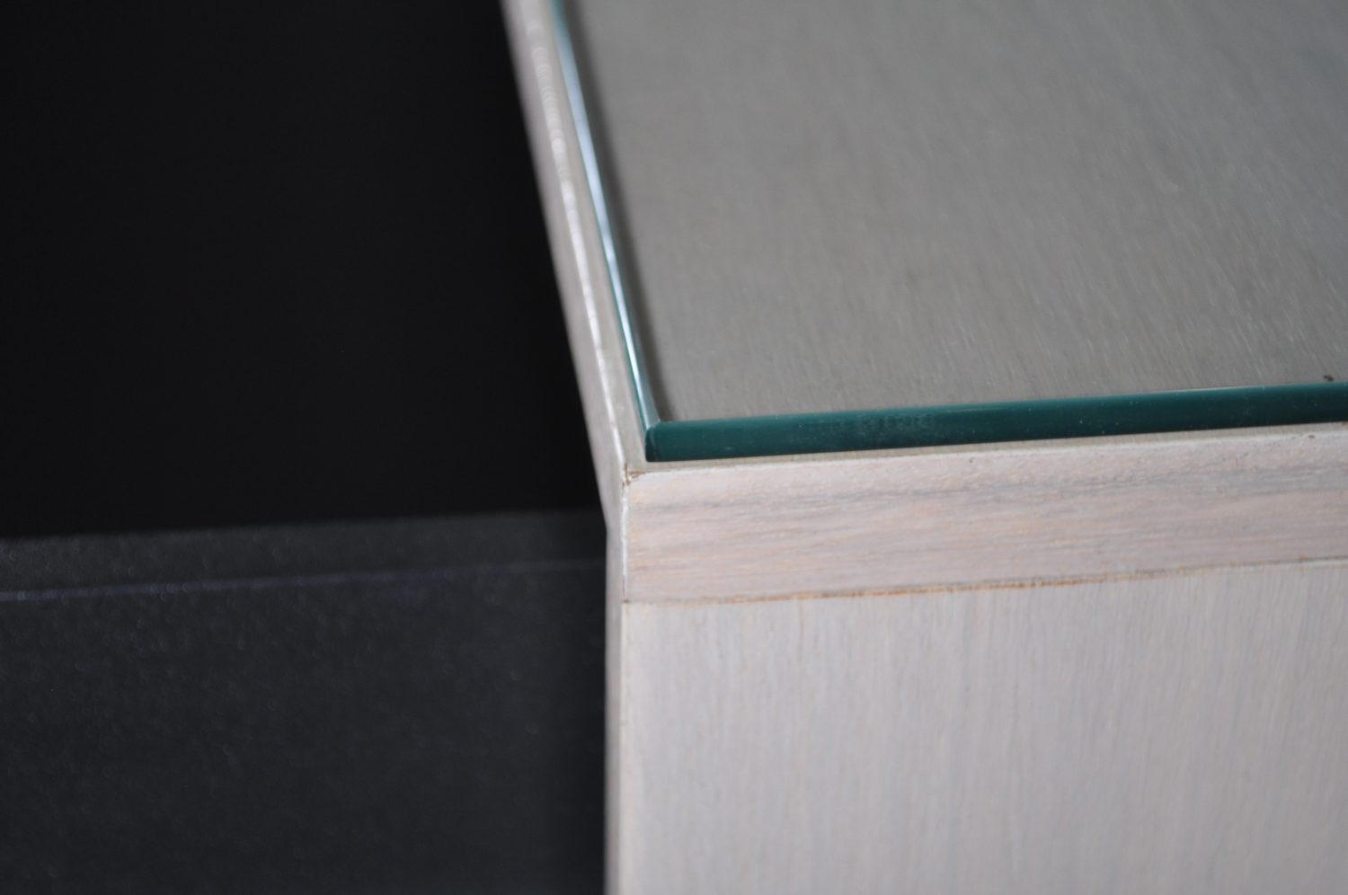 Modern ELLO Blonde Glass Top Dresser