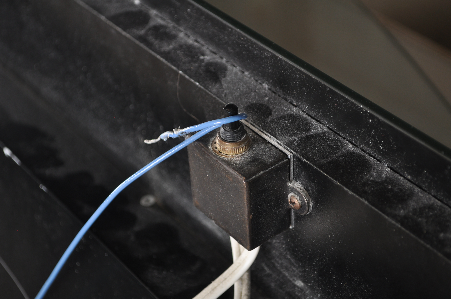 Modern ELLO Blonde Glass Top Dresser