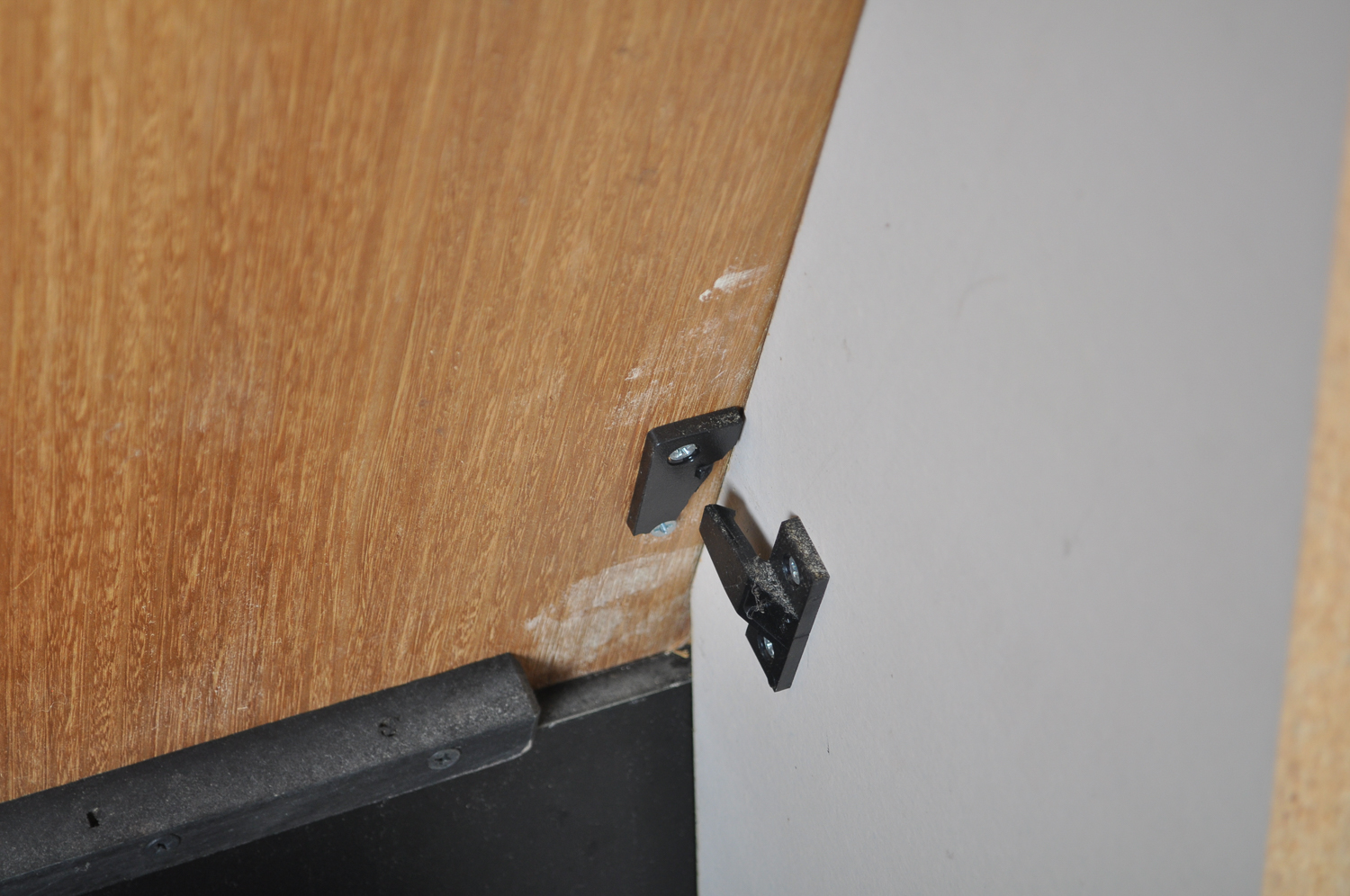 Ello Queen Size Contemporary Headboard