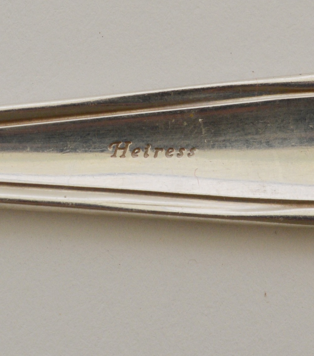 117-Piece Oneida Sterling Silver "Heiress" Pattern Flatware