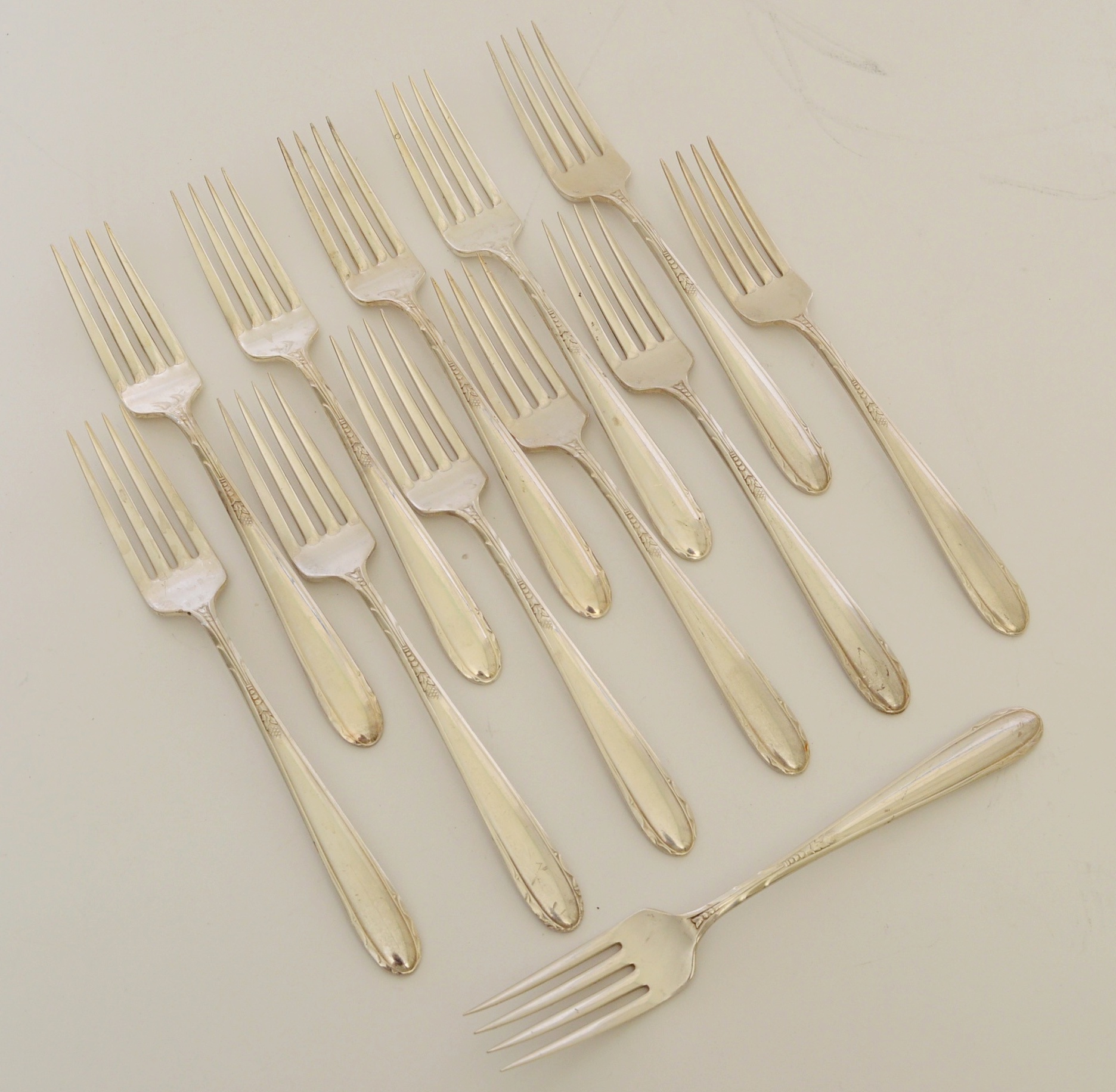 117-Piece Oneida Sterling Silver "Heiress" Pattern Flatware