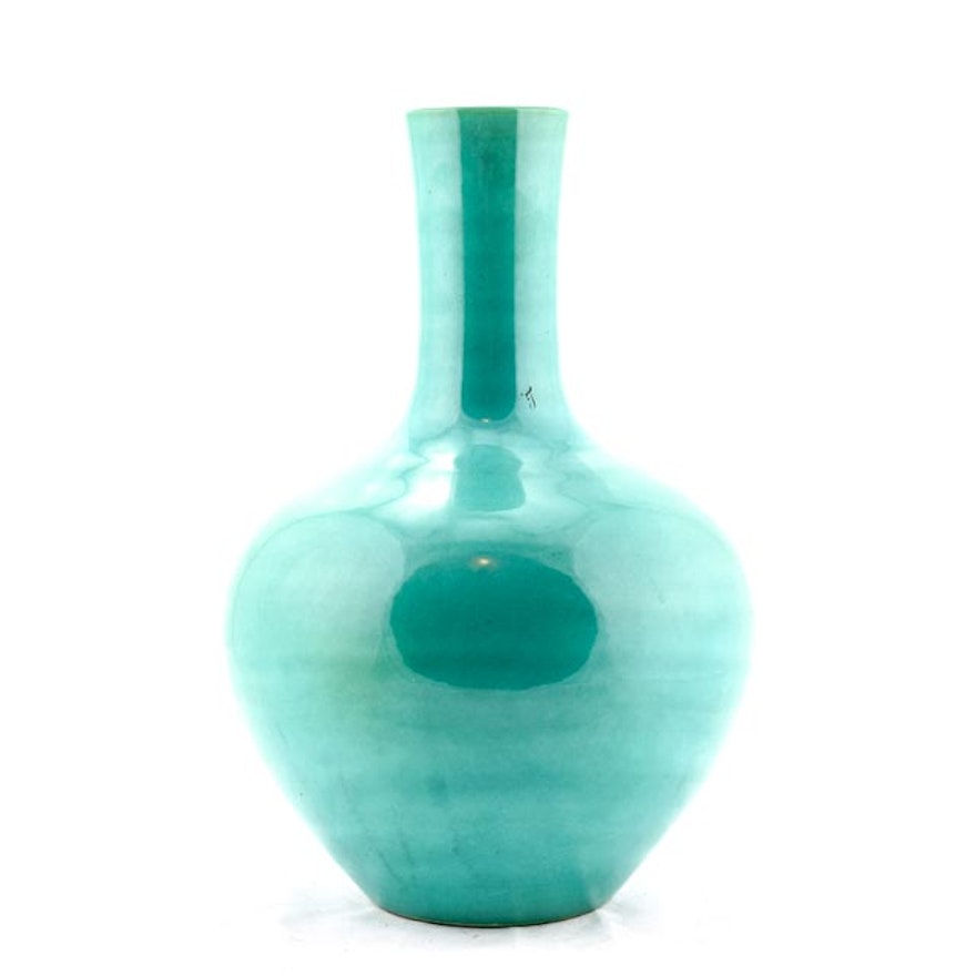 19th Century Chinese Green Monochrome Bottle Vase