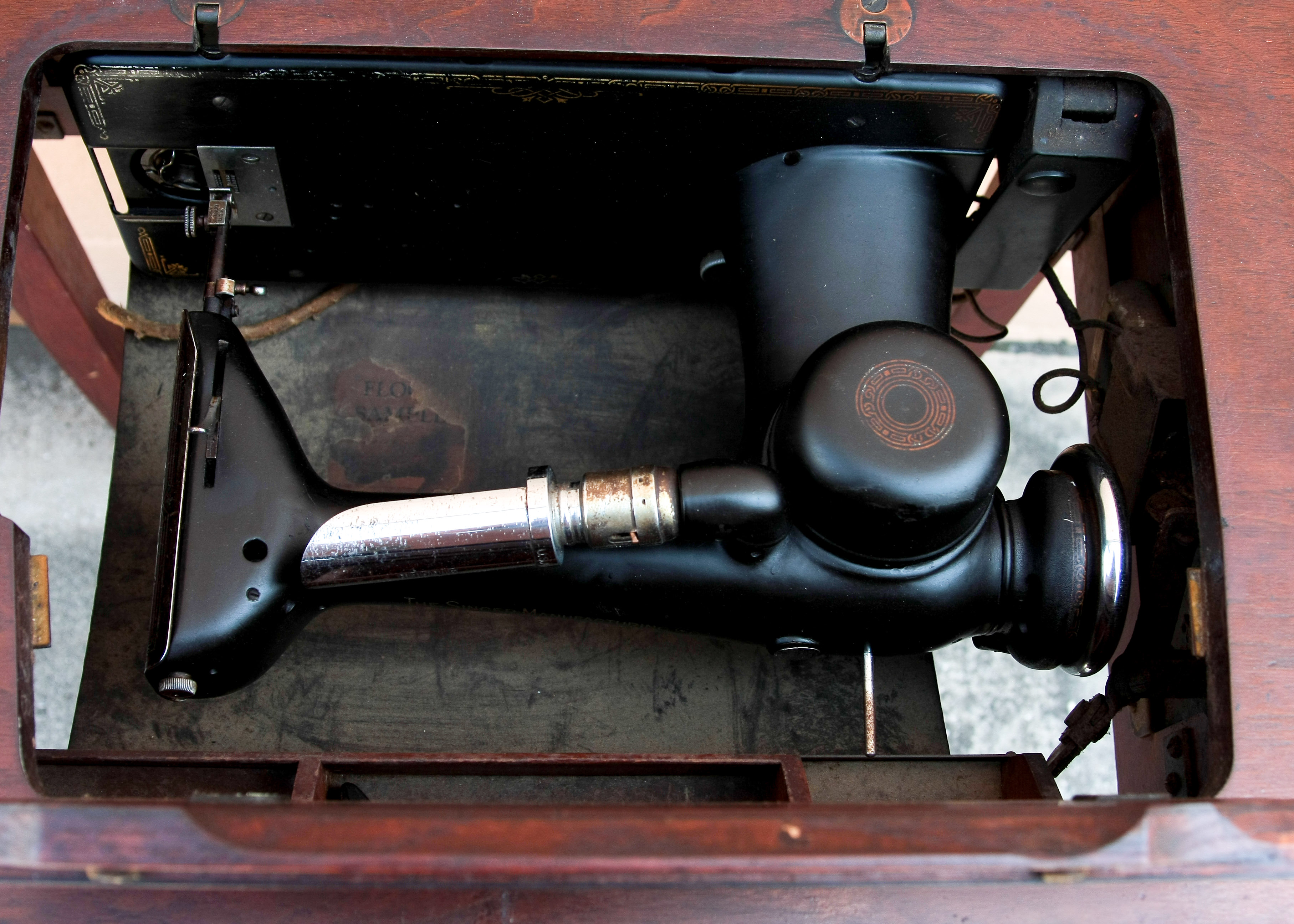 Vintage Singer Sewing Machine and Cherry Wood Sewing Table