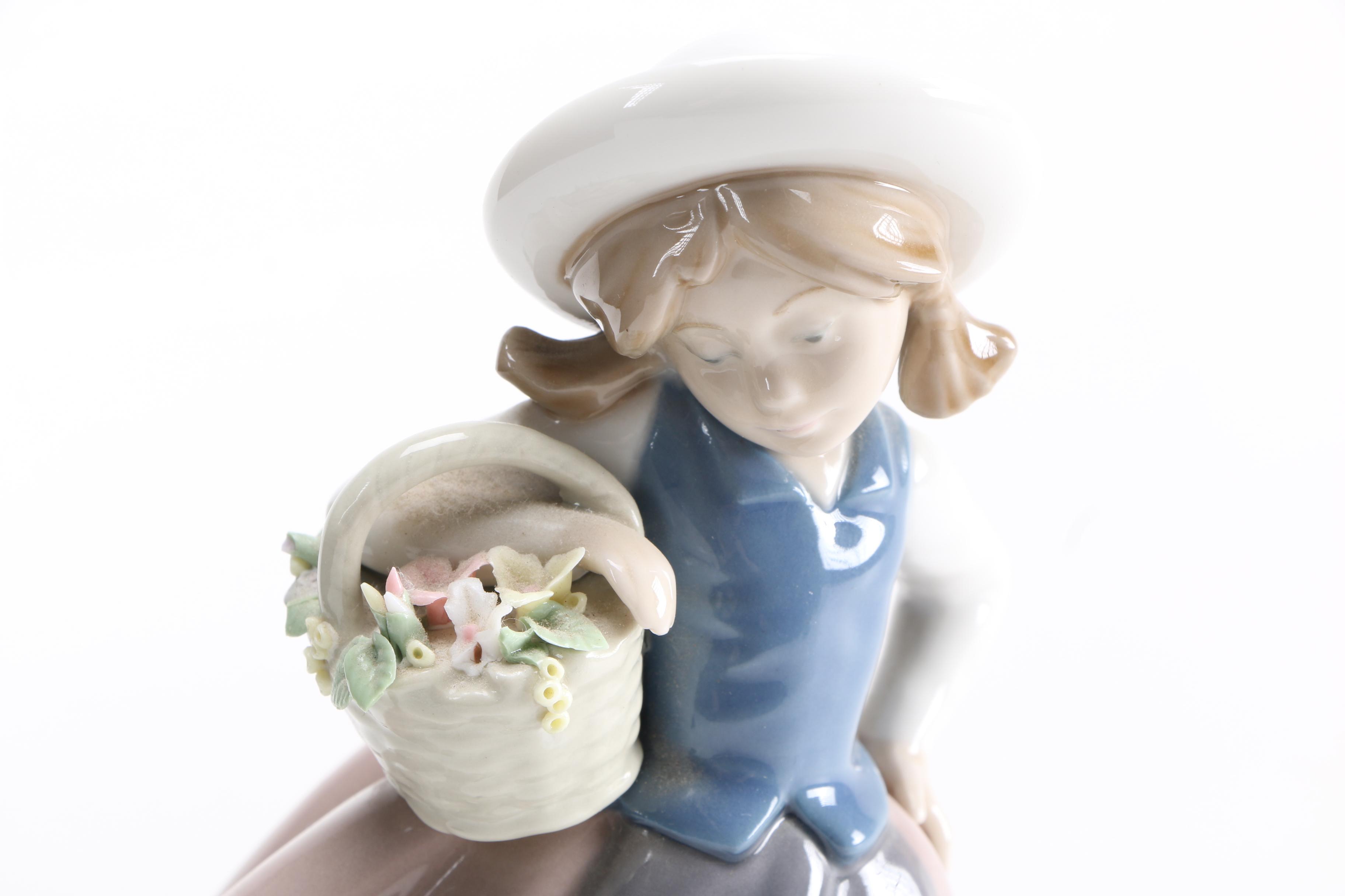 Lladró "Sweet Scent" Figurine