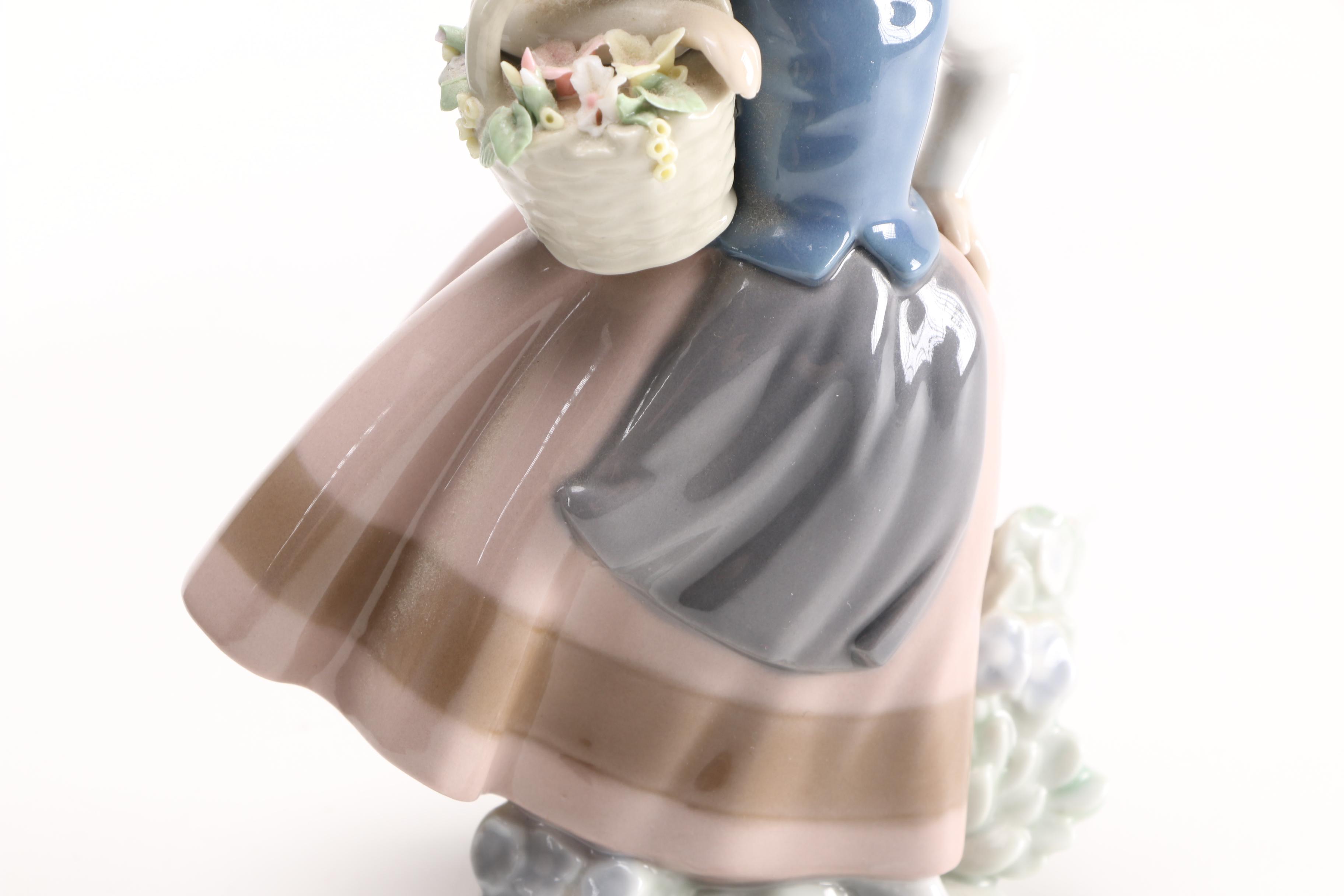Lladró "Sweet Scent" Figurine