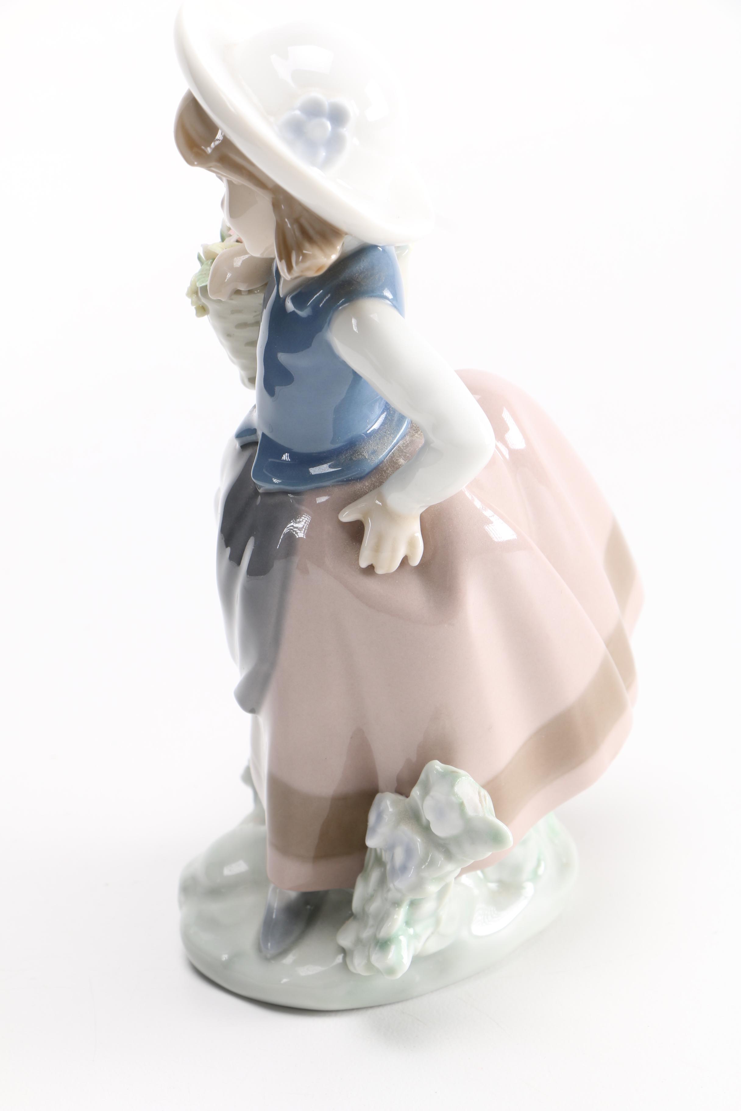 Lladró "Sweet Scent" Figurine