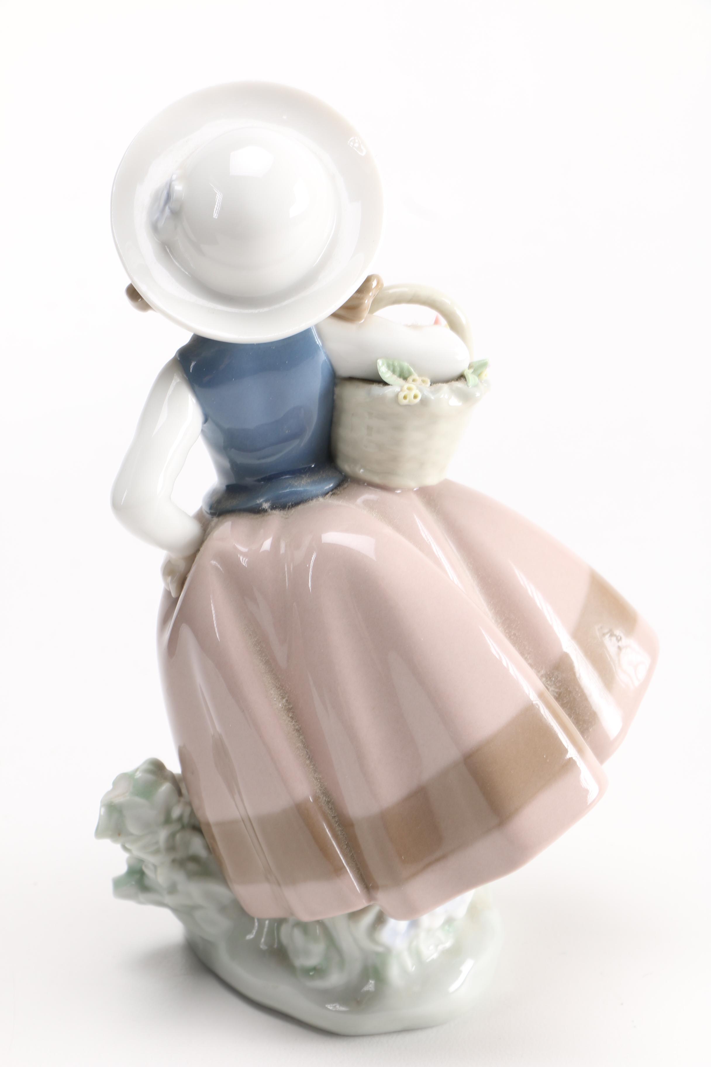 Lladró "Sweet Scent" Figurine