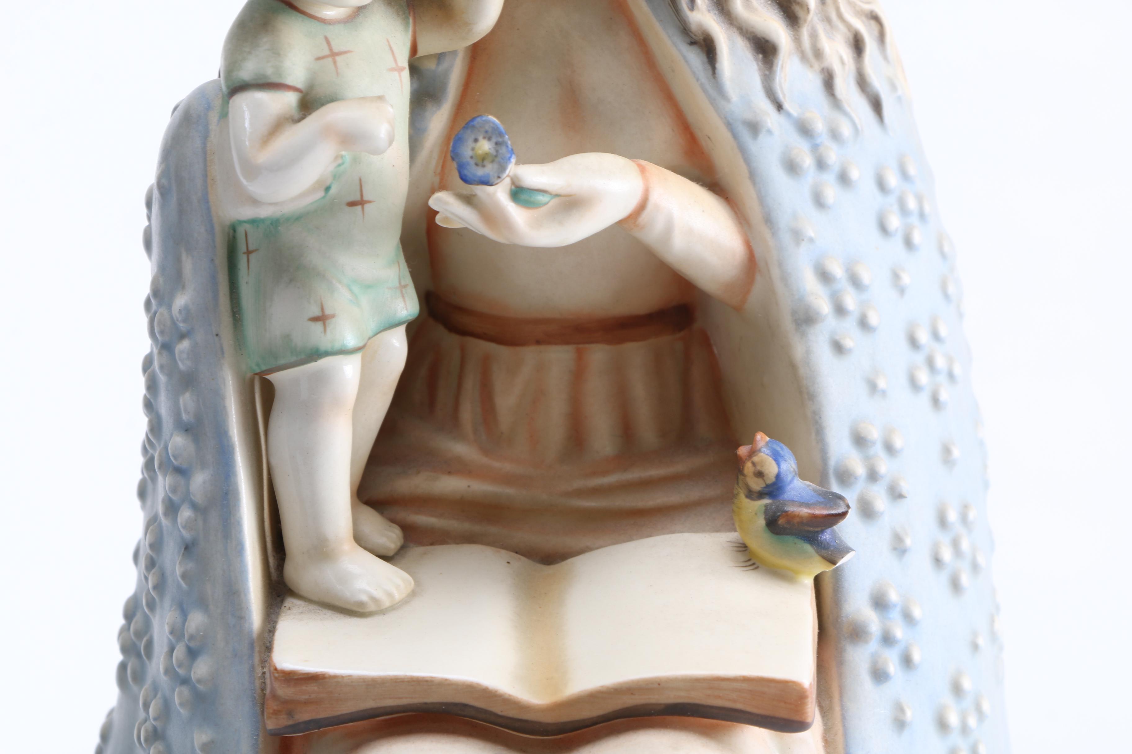 M.J. Hummel Porcelain Figurine "Flower Madonna"