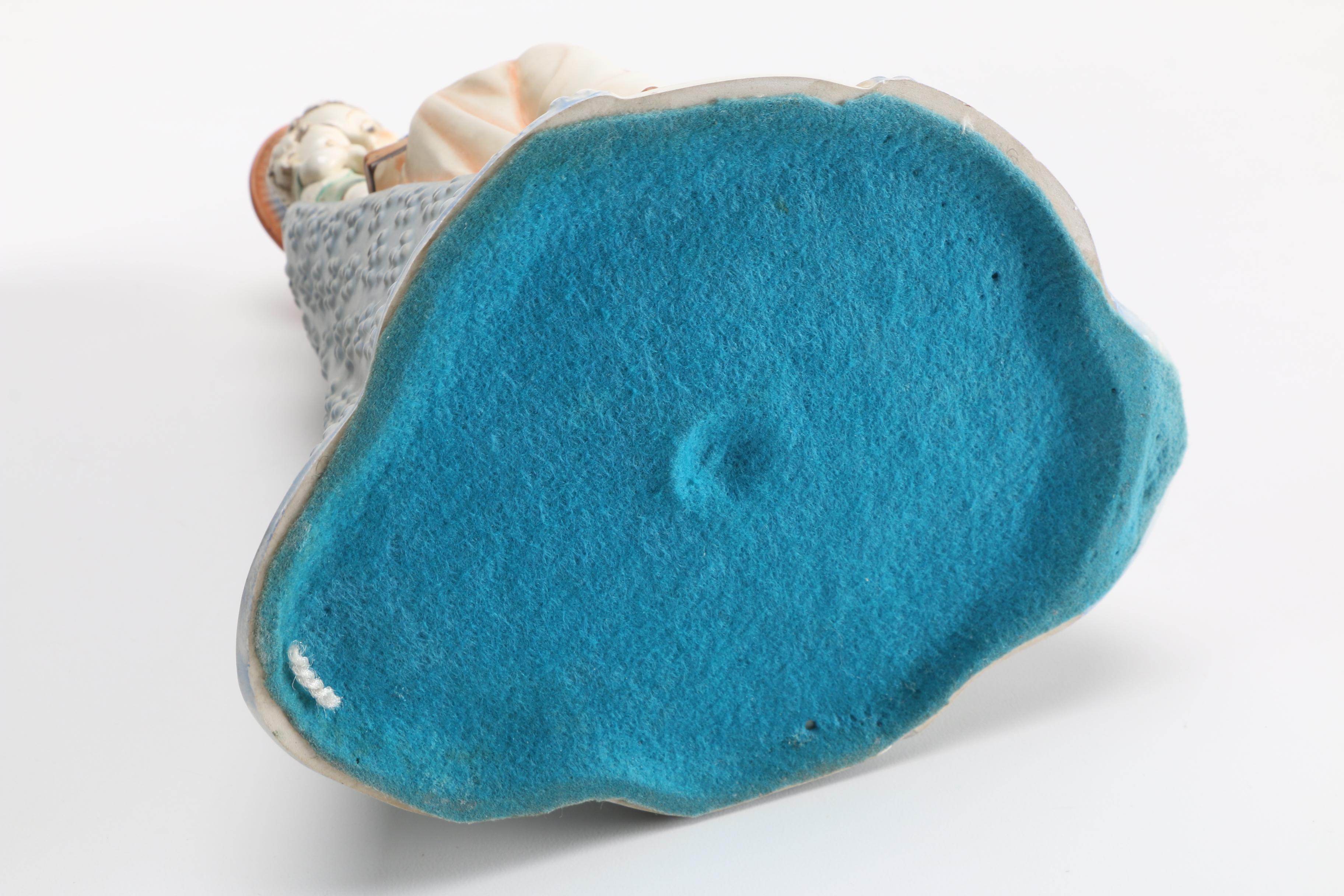 M.J. Hummel Porcelain Figurine "Flower Madonna"