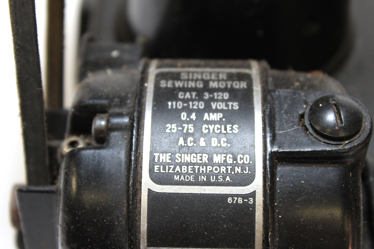 Singer Featherweight Sewing Machine