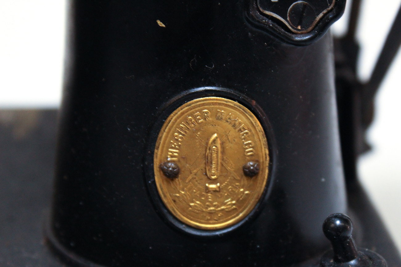 Singer Featherweight Sewing Machine