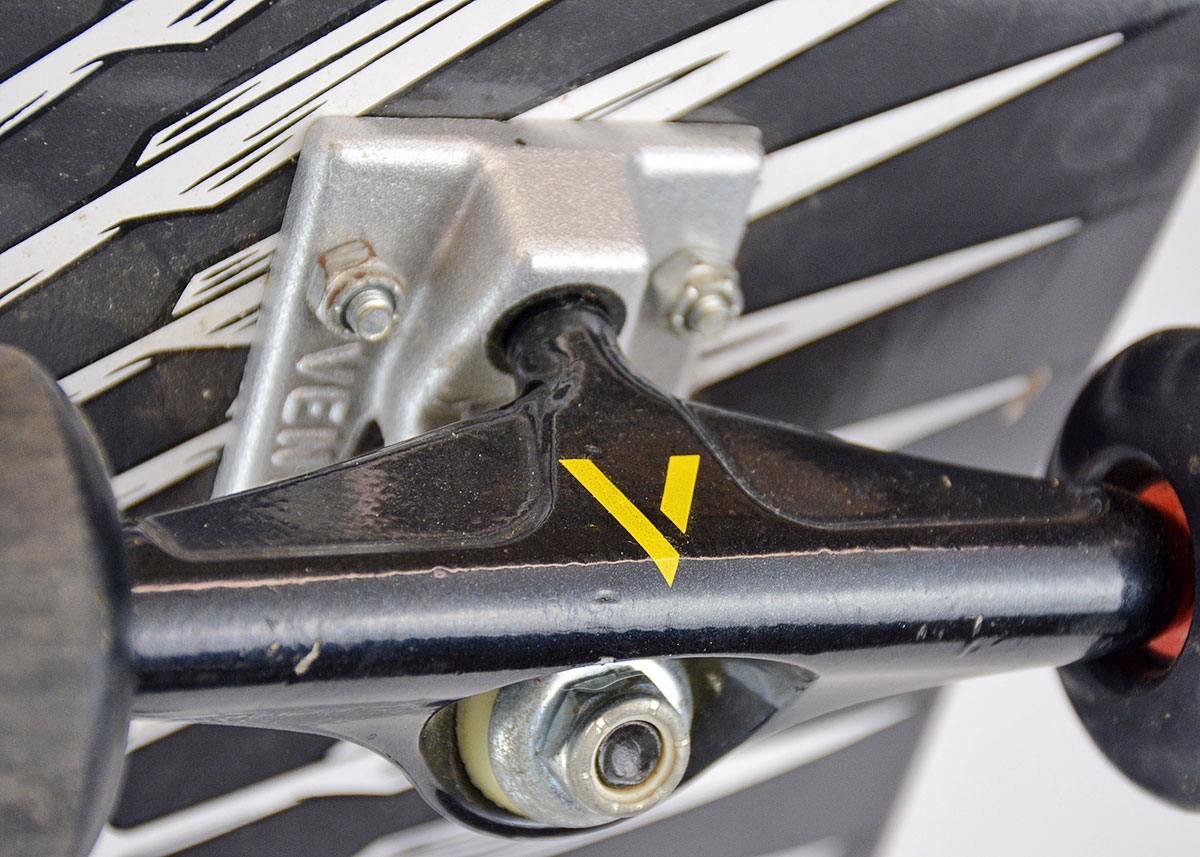 Tony Hawk Birdhouse Brand Pro Skateboard with Venture Trucks and Mini Wheels