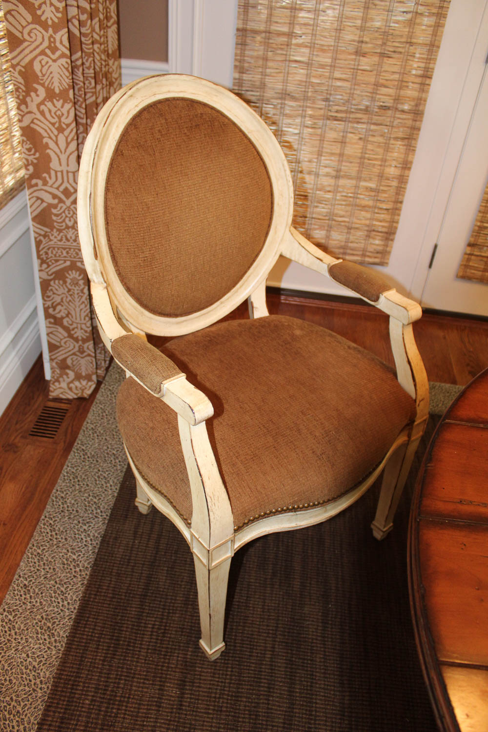 Round Pedestal Dining Table With Five Chairs