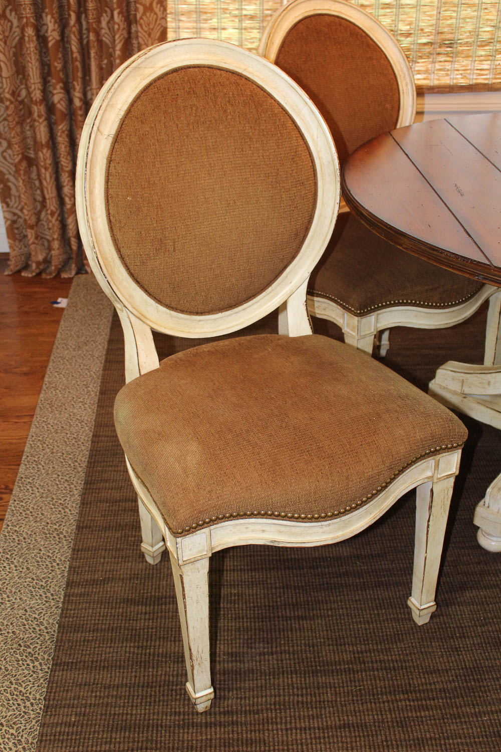 Round Pedestal Dining Table With Five Chairs