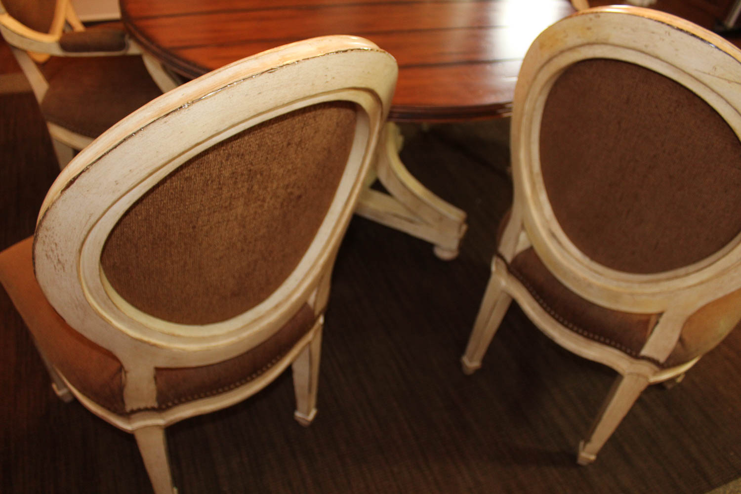 Round Pedestal Dining Table With Five Chairs