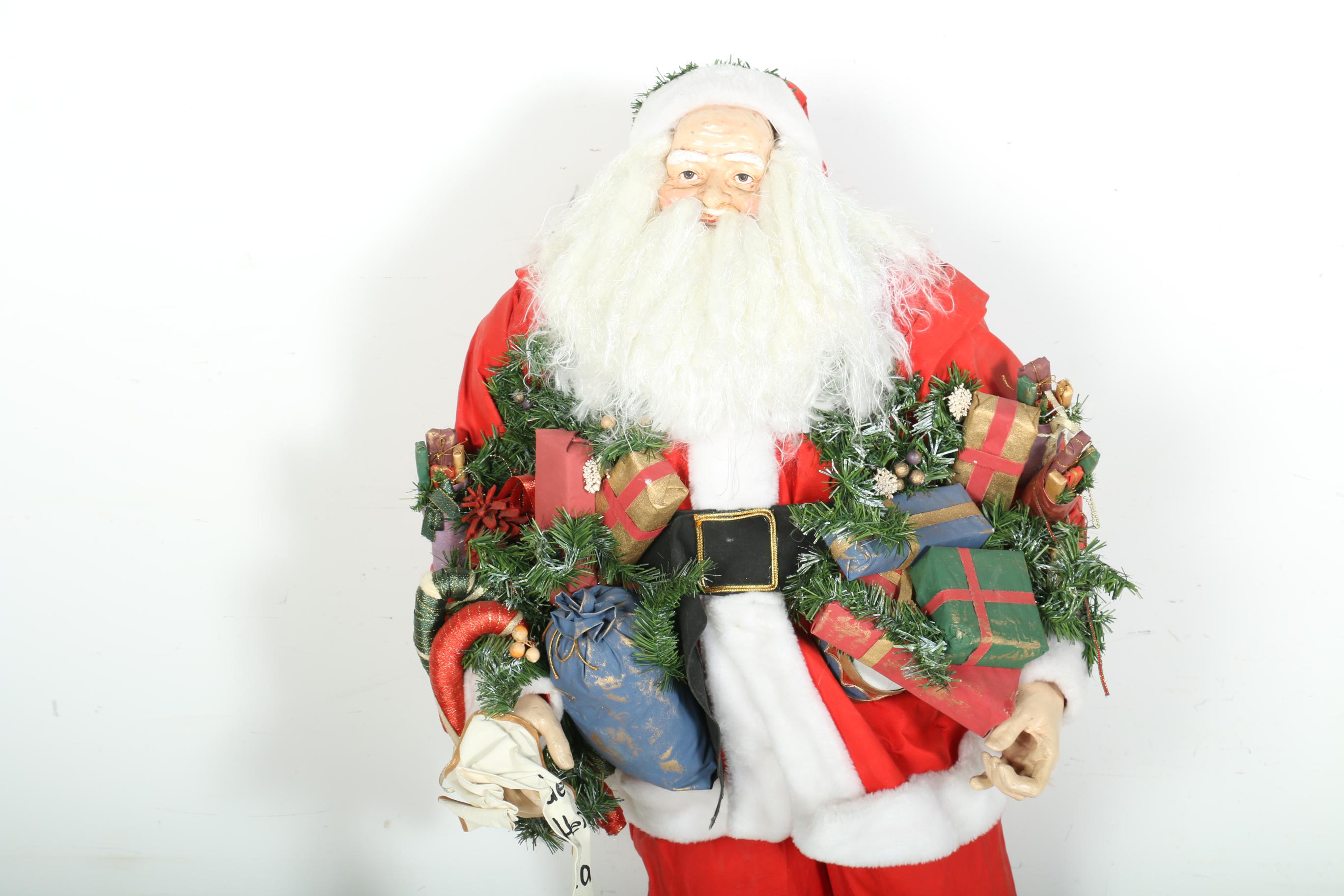 Santa Claus Statue