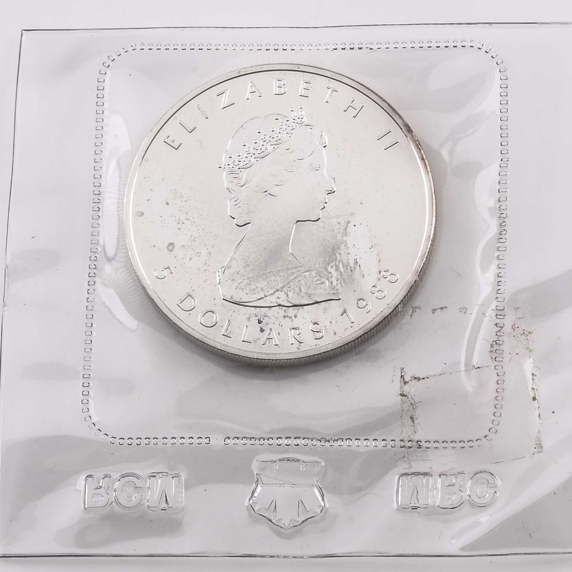 1988 Canadian Silver Maple Leaf 5 Dollar Coin