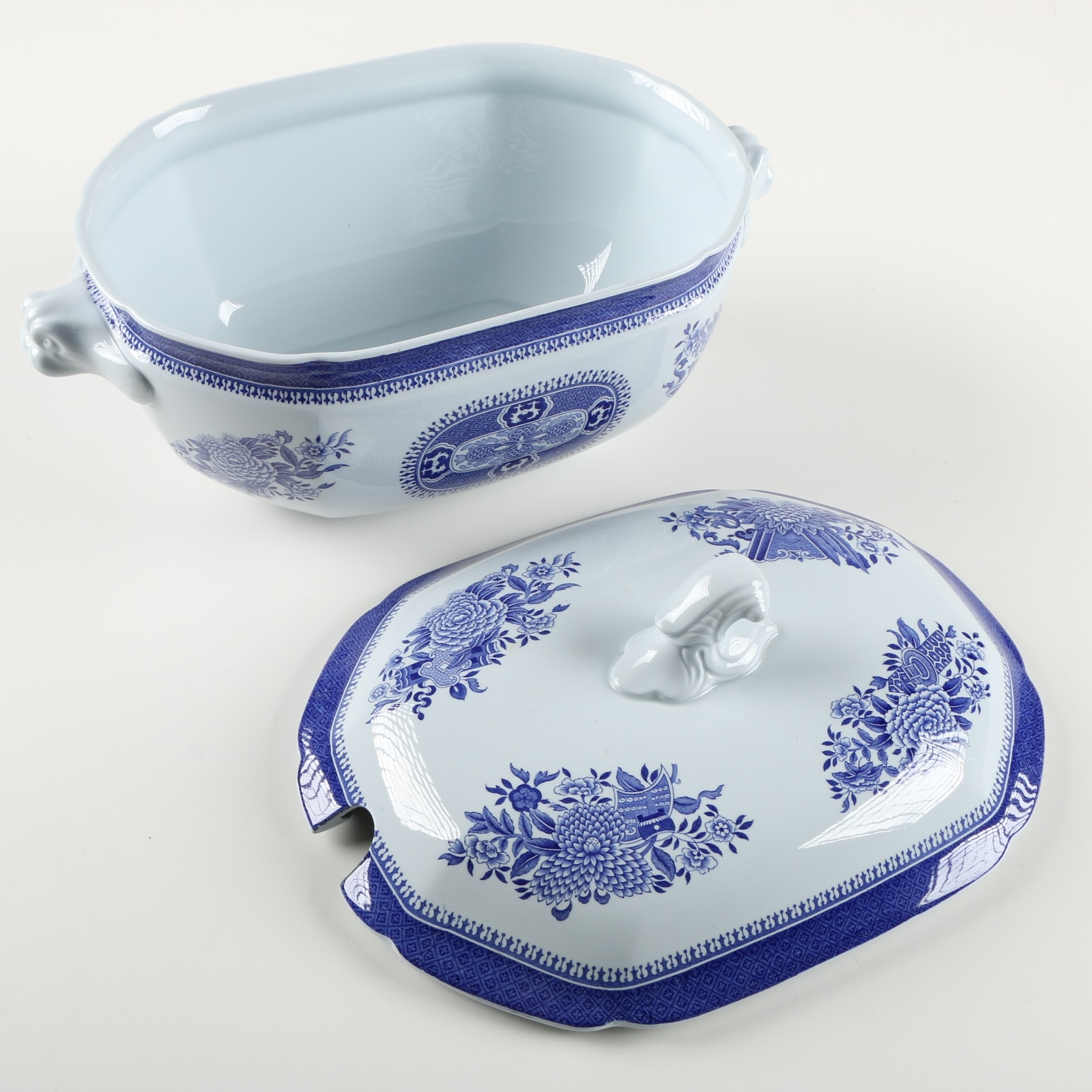 Spode Fitzhugh Blue and White Large Tureen with Underplate