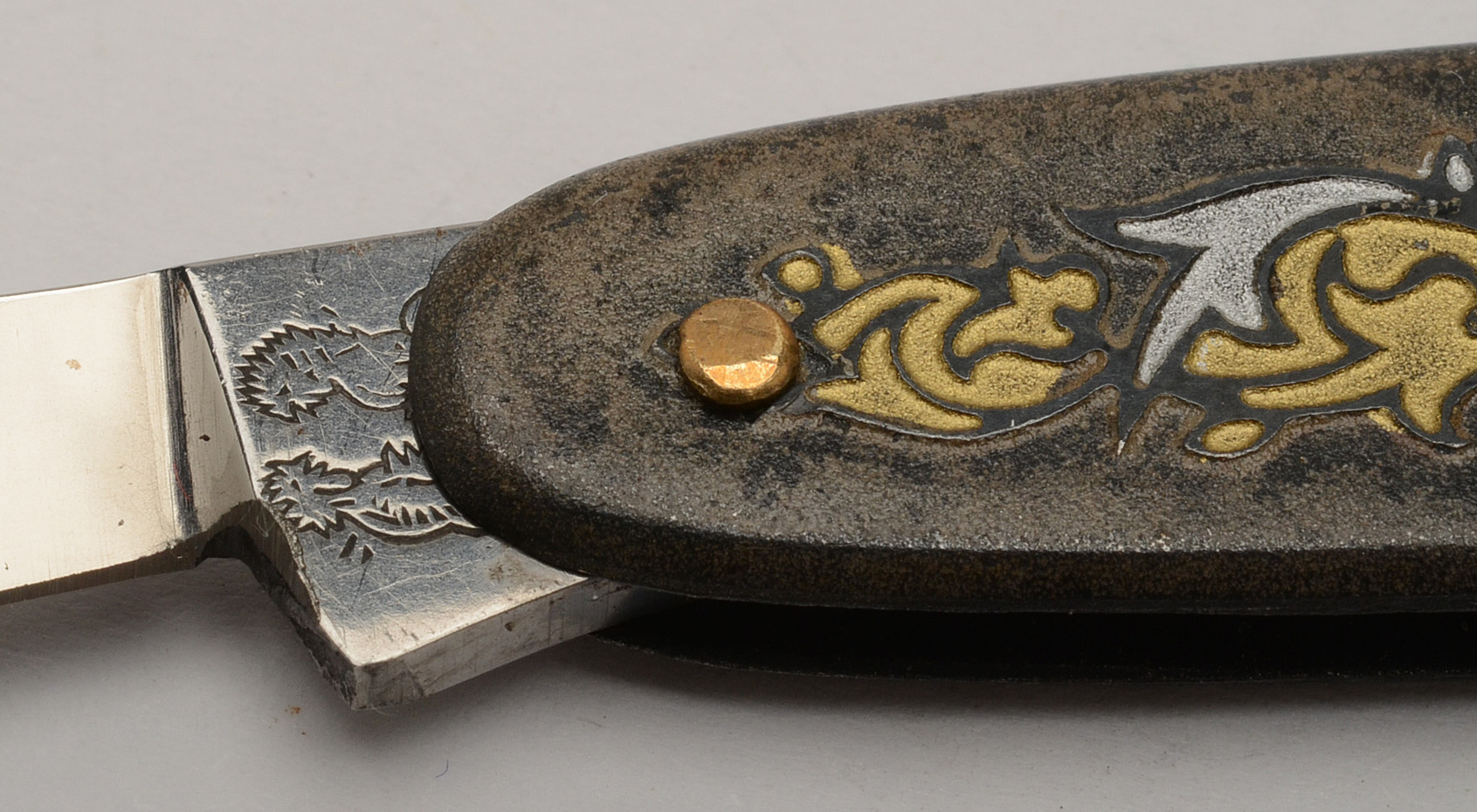 Vintage Fight'N Rooster Painted Metal Stockman Folding Knives