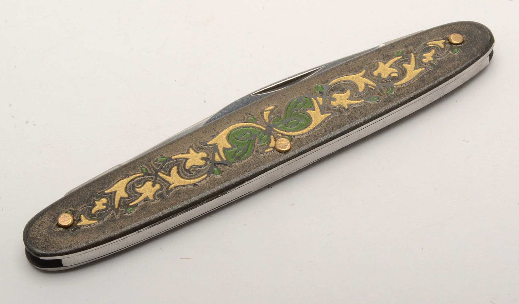 Vintage Fight'N Rooster Painted Metal Stockman Folding Knives