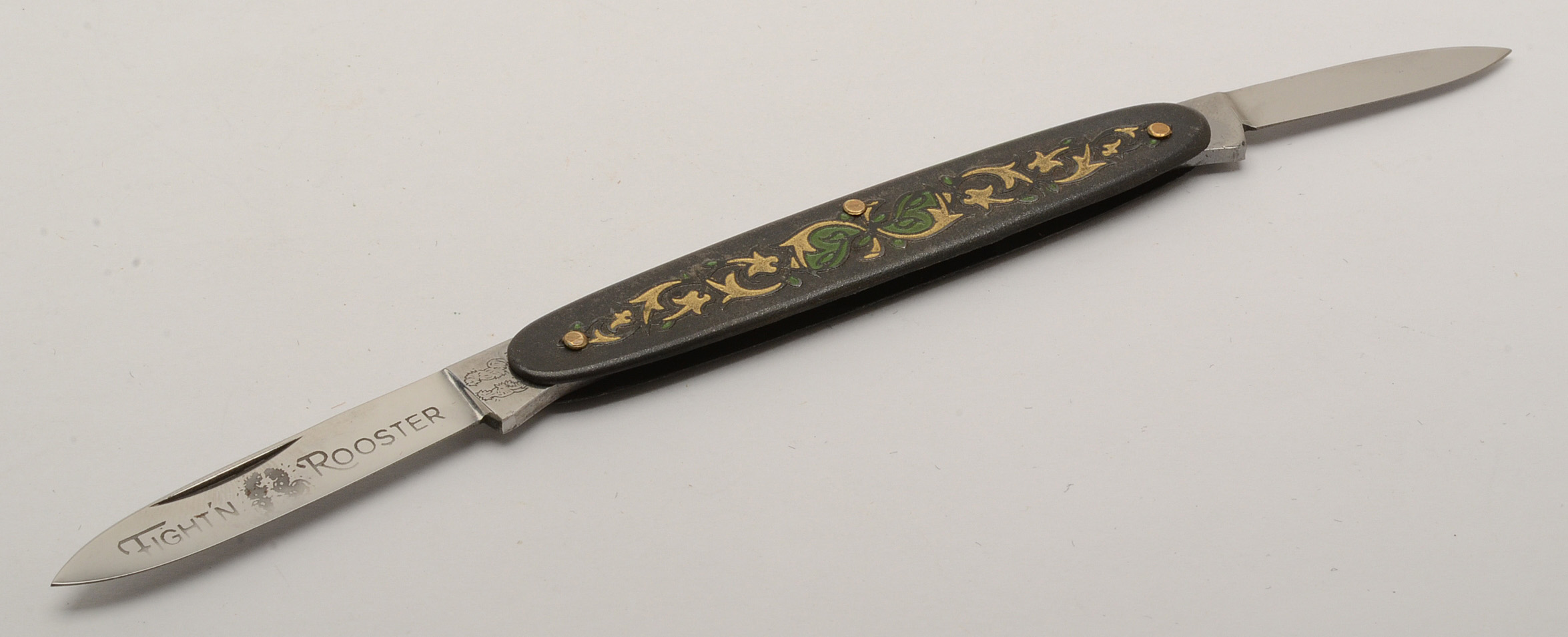 Vintage Fight'N Rooster Painted Metal Stockman Folding Knives