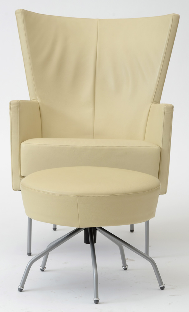 Montis "Romeo" Chair with Ottoman