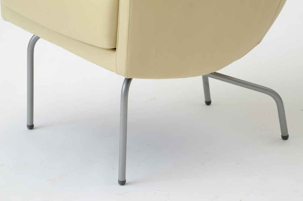 Montis "Romeo" Chair with Ottoman