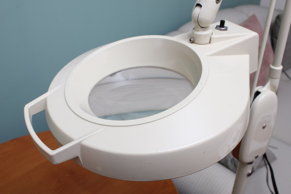 Dazor Floating Magnifying Task Floor Lamp