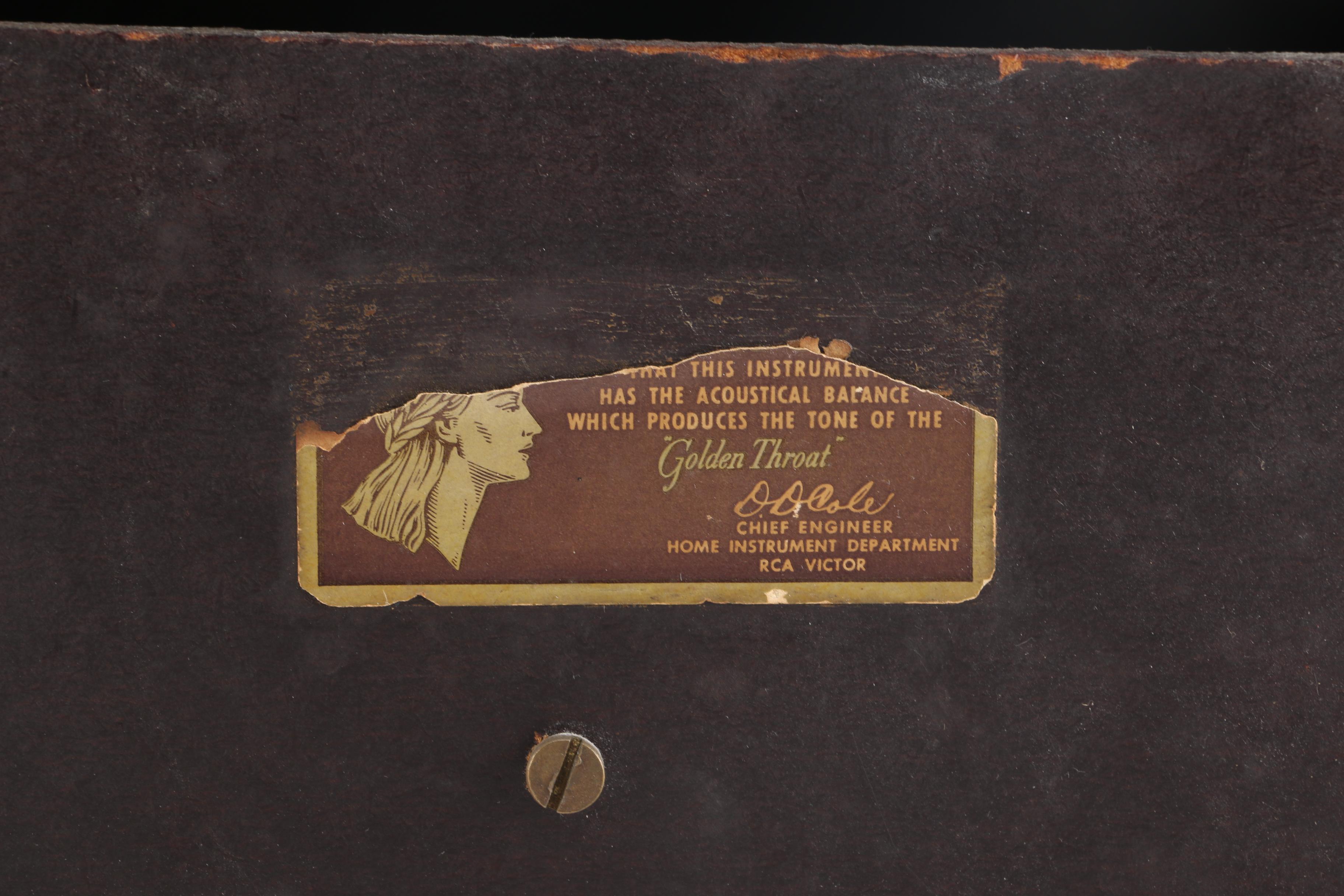 Vintage RCA Victor Radio