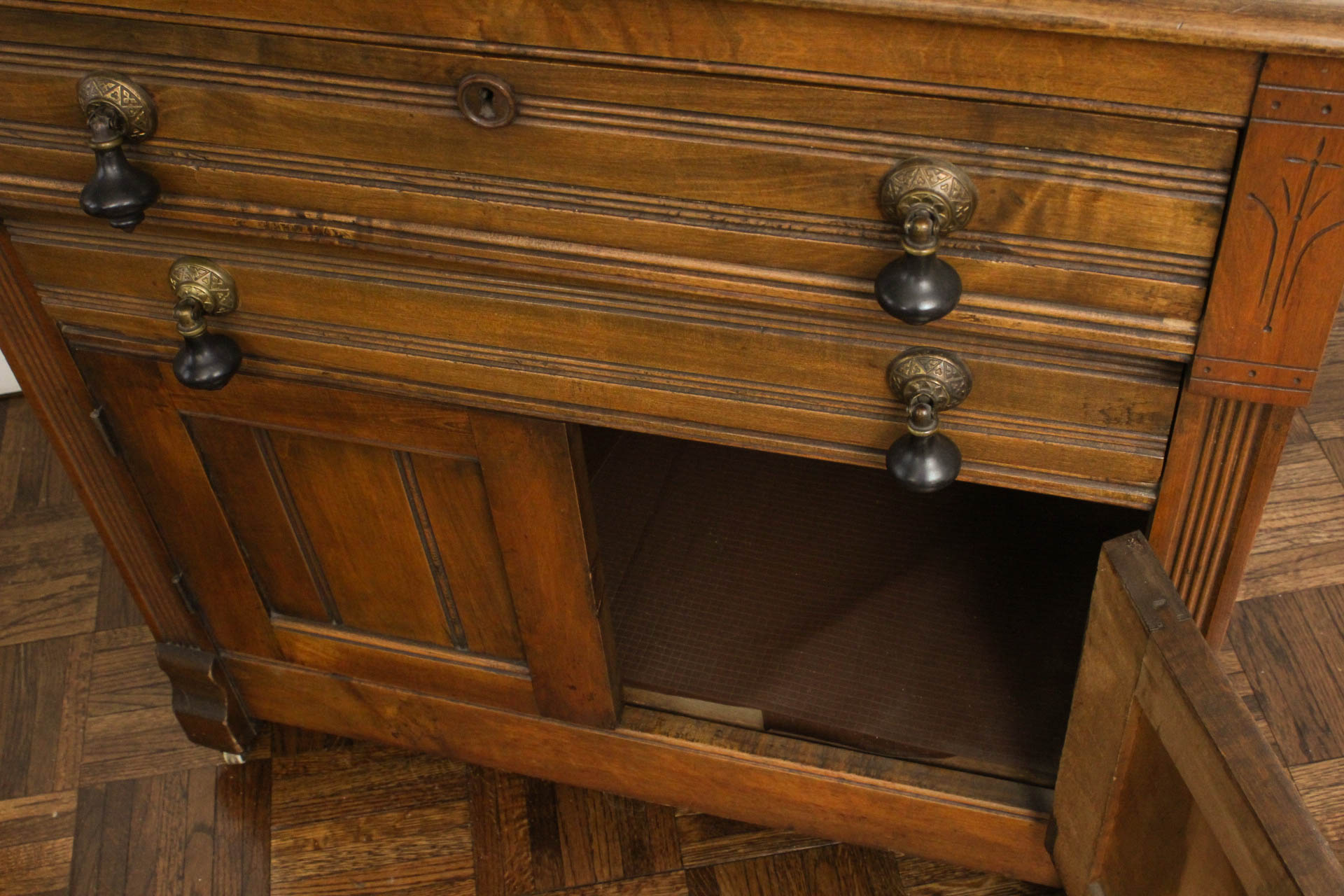 Eastlake Wash Stand with Knapp Joinery