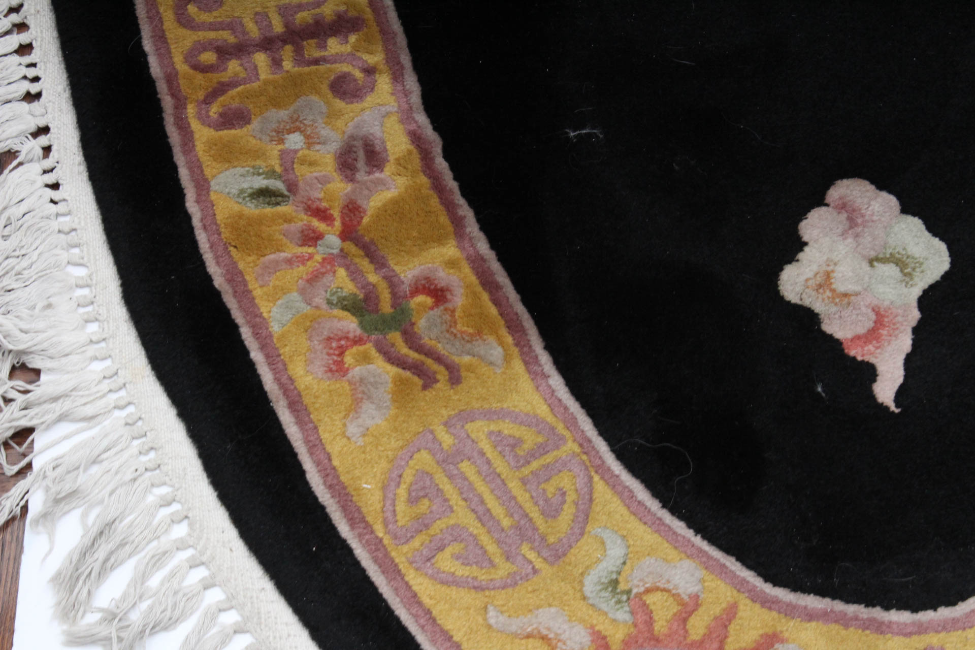 Power Loomed Chinese Sculpted Oval Rug