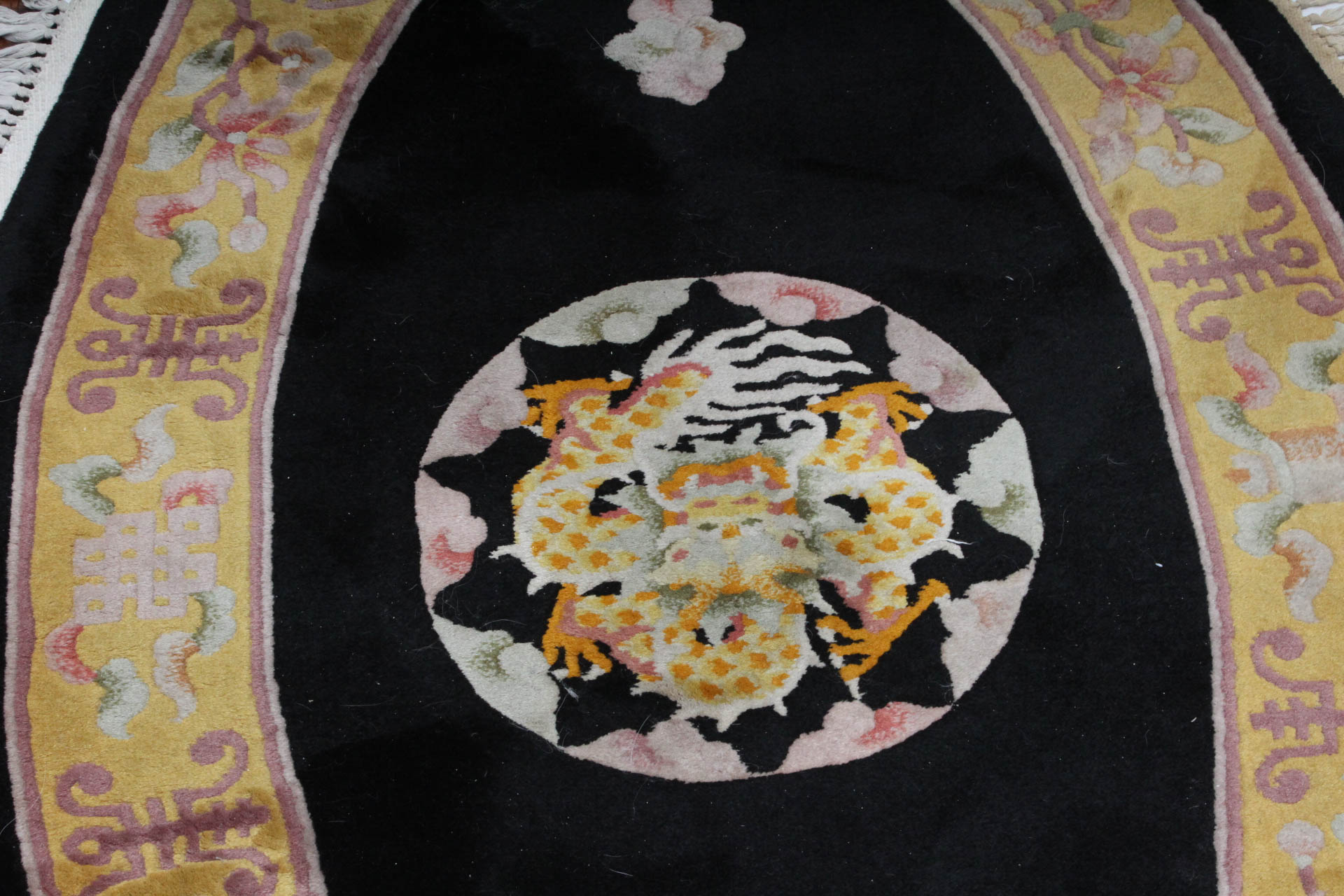 Power Loomed Chinese Sculpted Oval Rug