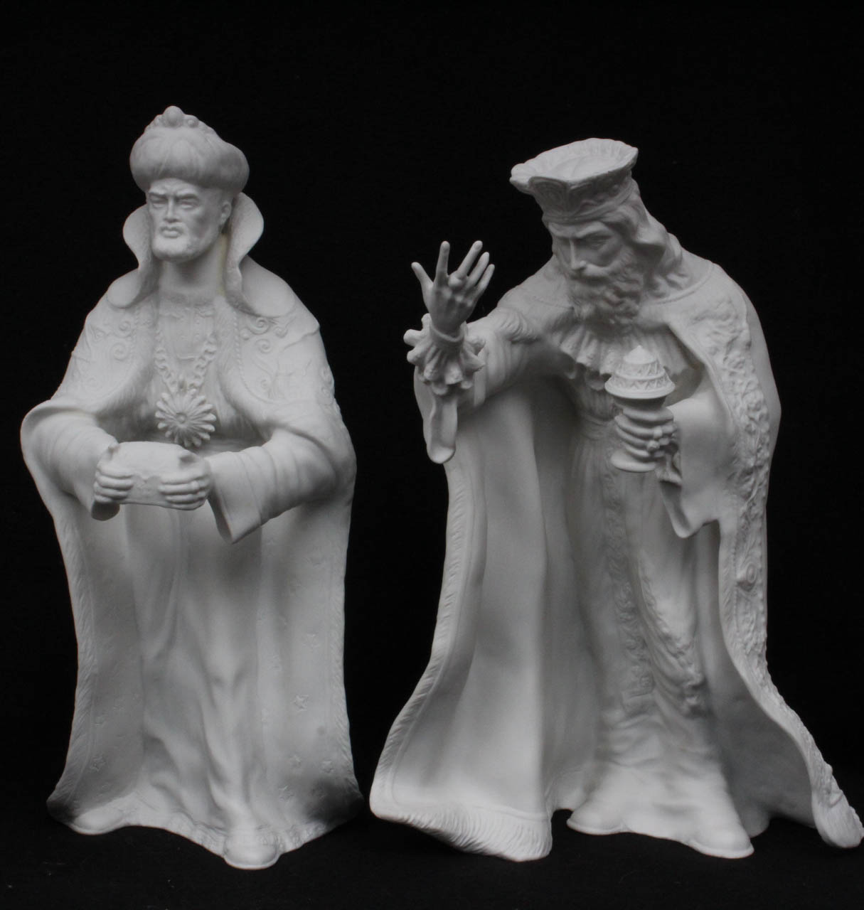 Boehm Porcelain Seventeen Piece Nativity Scene