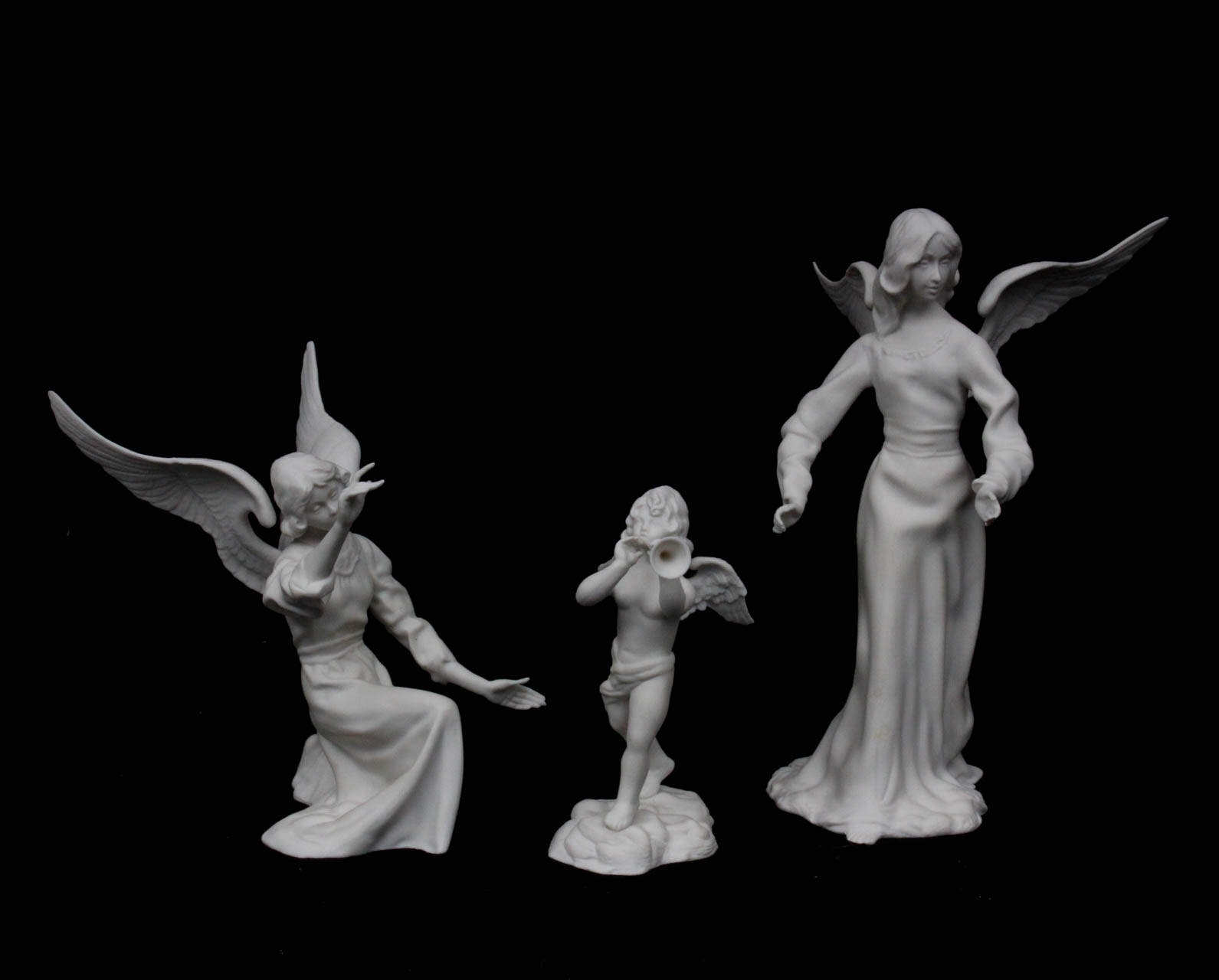 Boehm Porcelain Seventeen Piece Nativity Scene