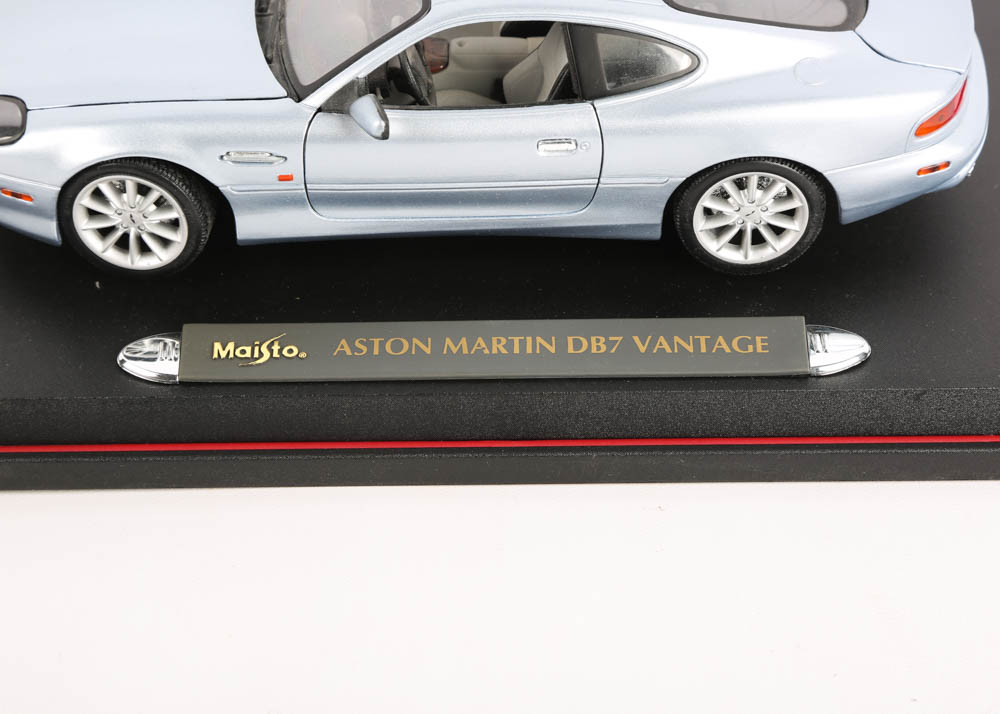 Maisto Die Cast Replica Cars