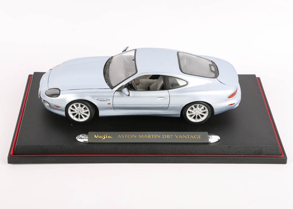 Maisto Die Cast Replica Cars