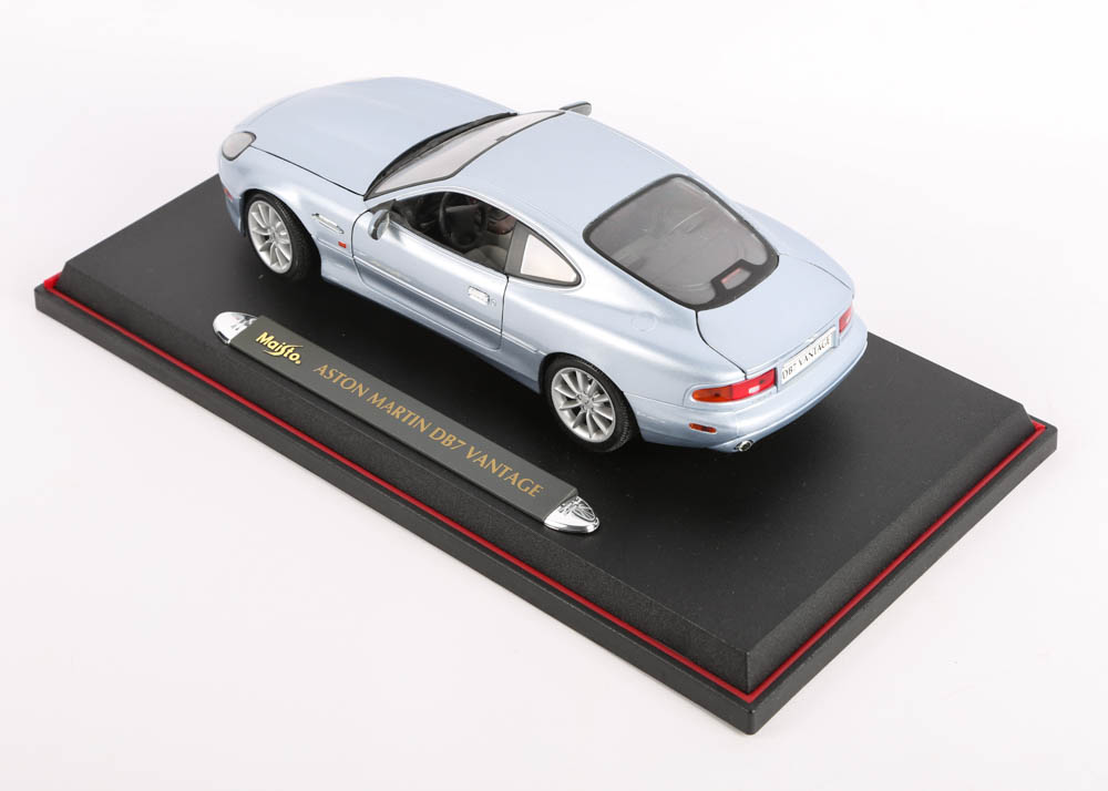 Maisto Die Cast Replica Cars