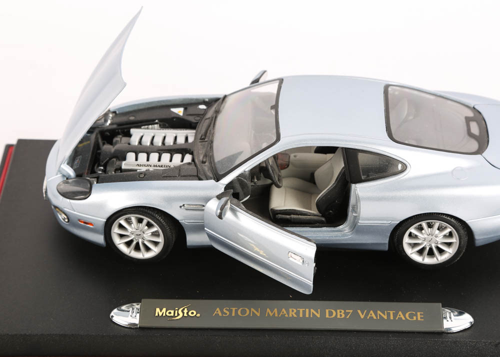 Maisto Die Cast Replica Cars