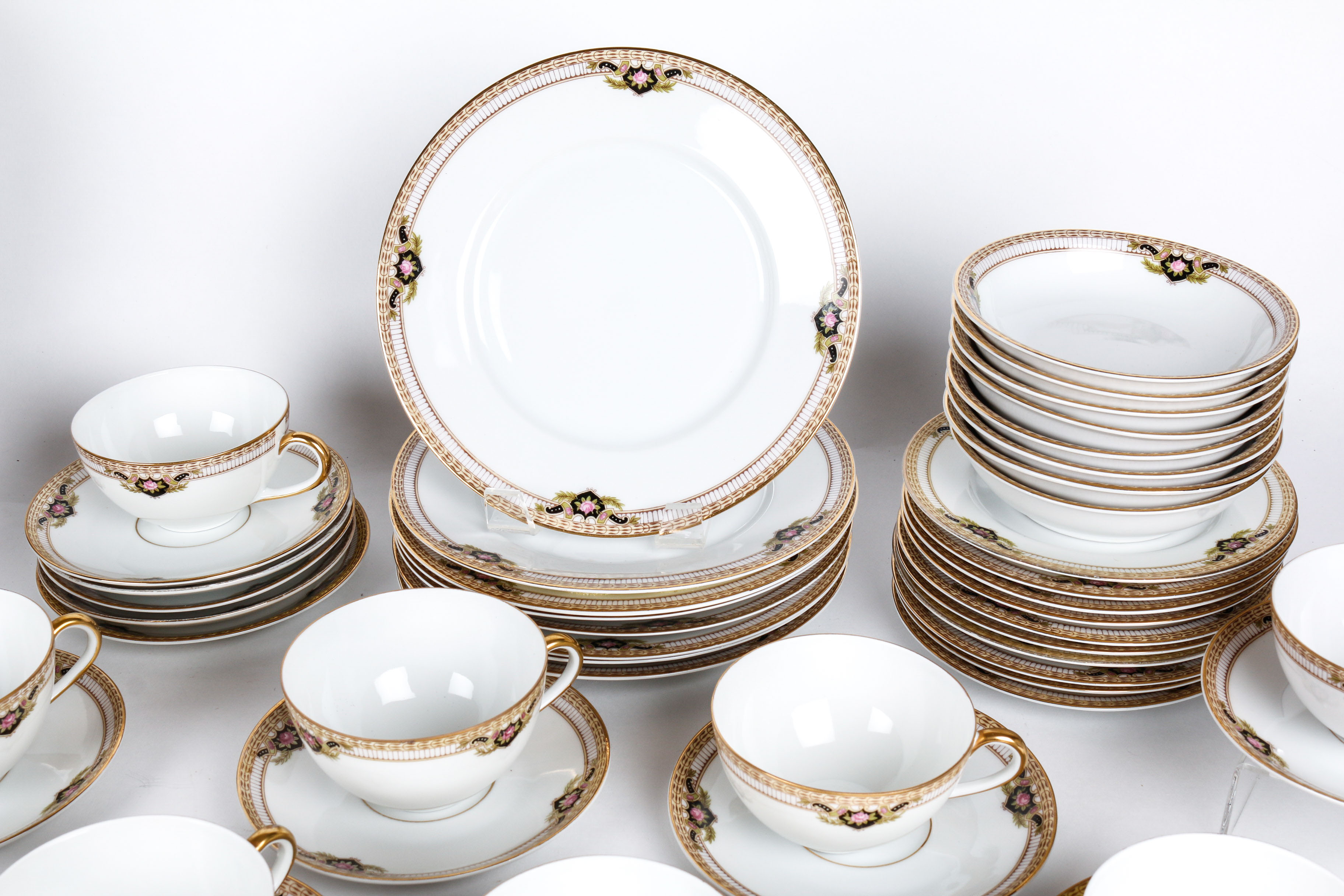 Grouping of Vintage Royal Bayreuth "Belmont" China