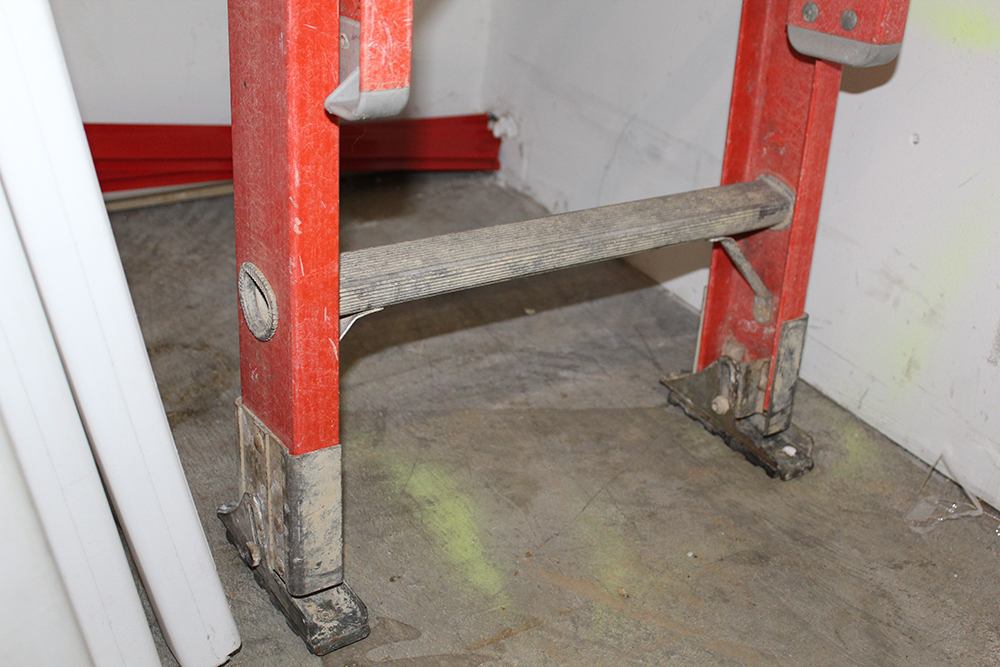 Louisville 32' Extension Ladder