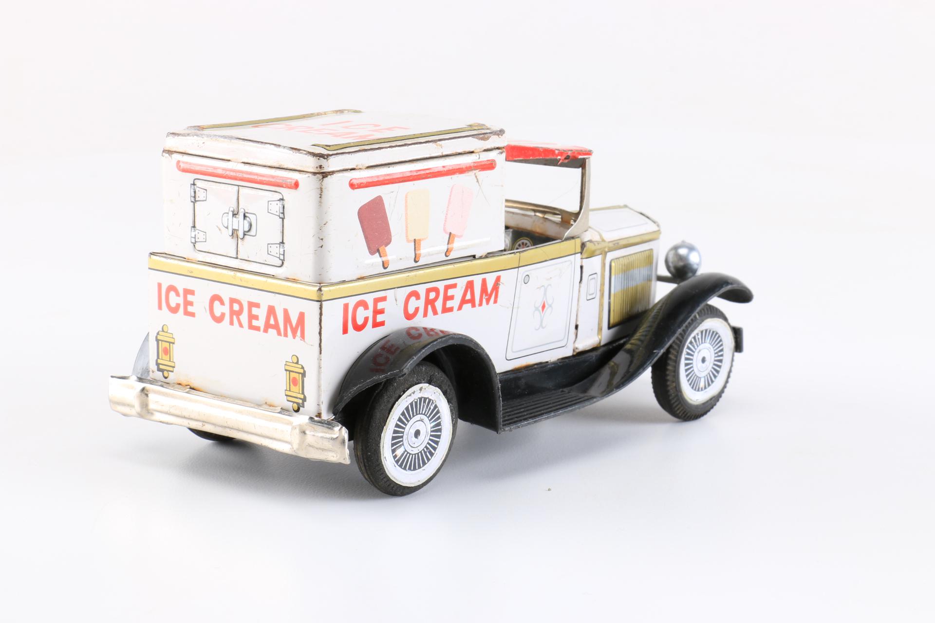 Vintage Japanese Tin Litho Cars