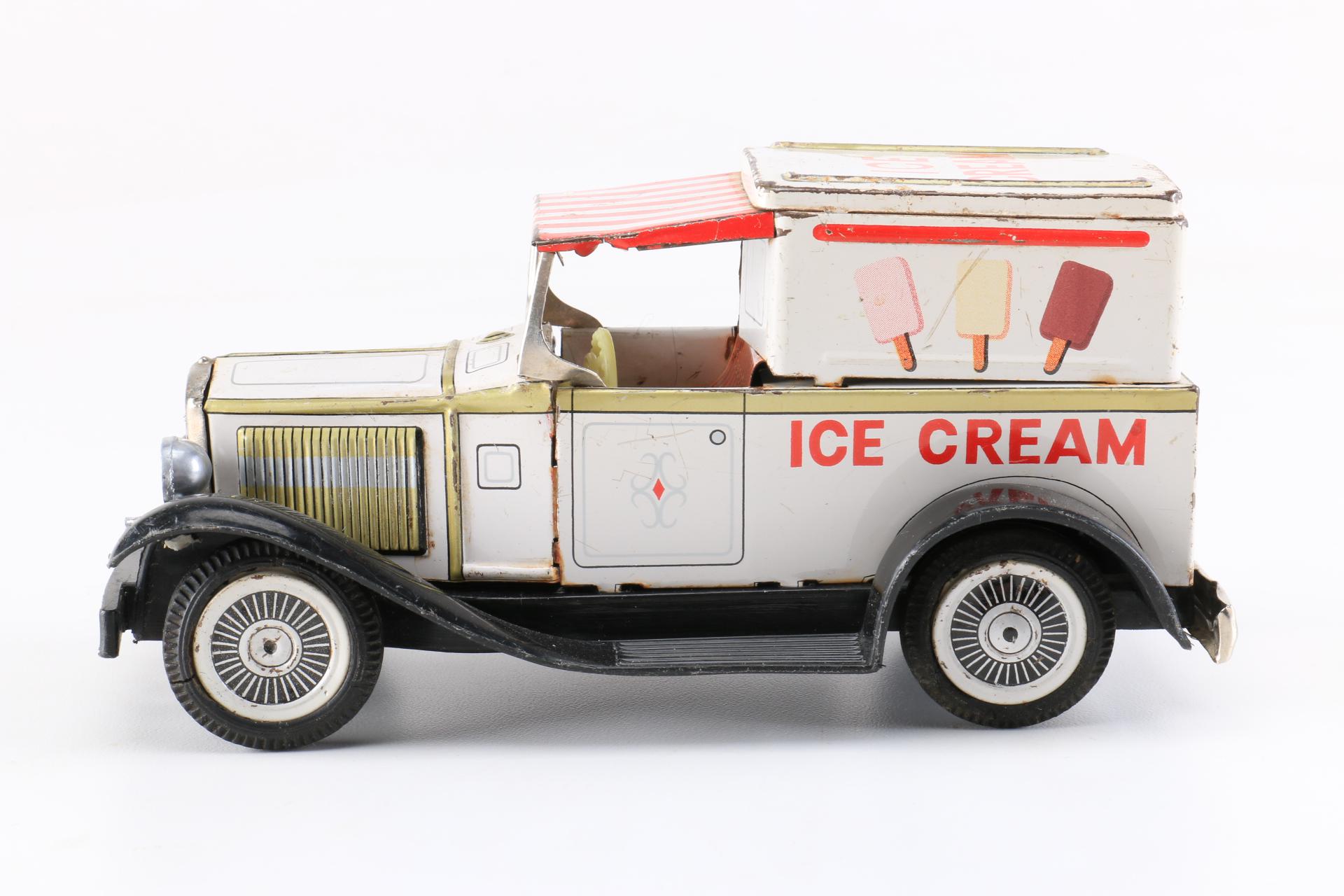 Vintage Japanese Tin Litho Cars