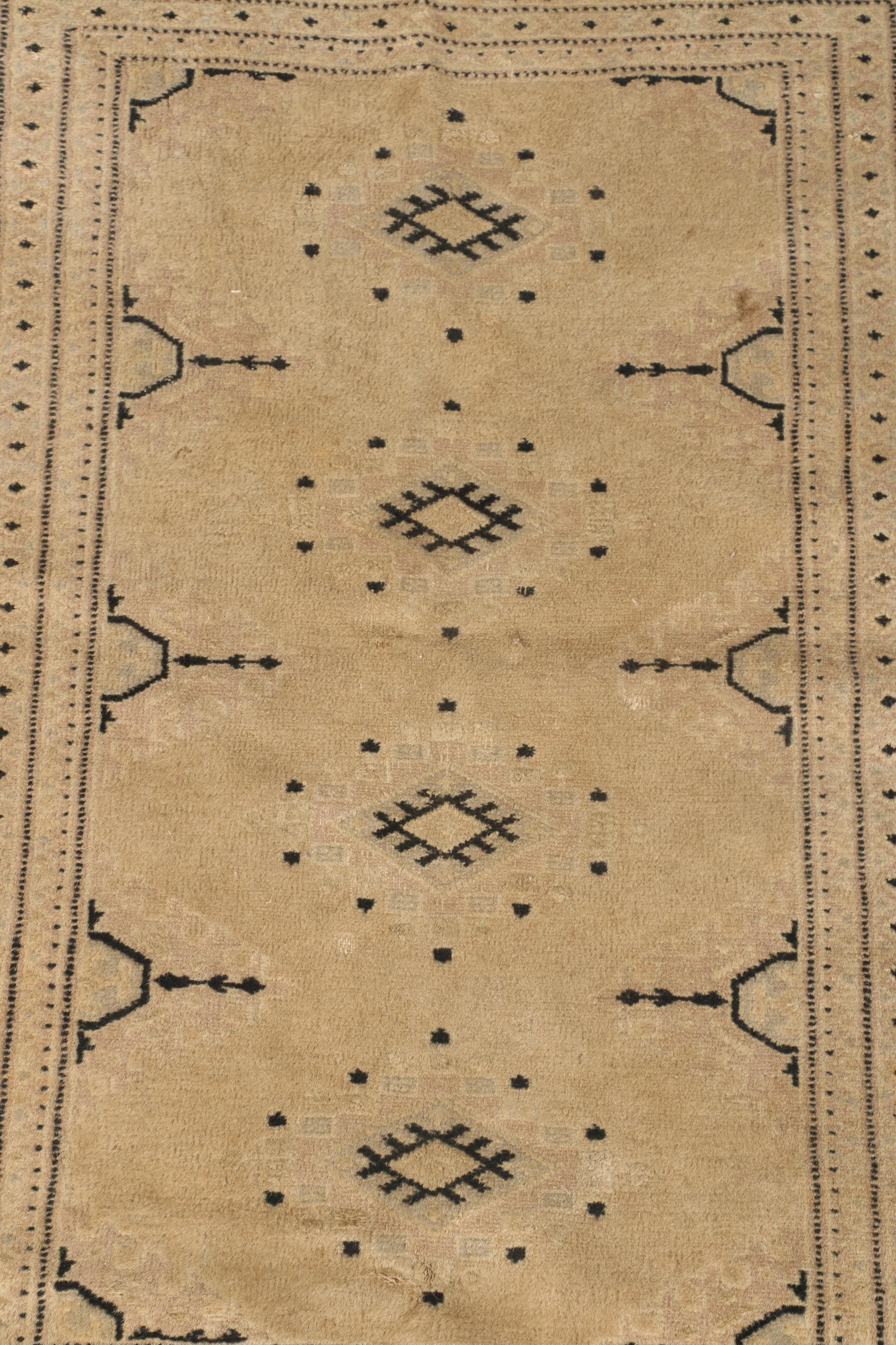 Hand Knotted Bokhara Area Rug