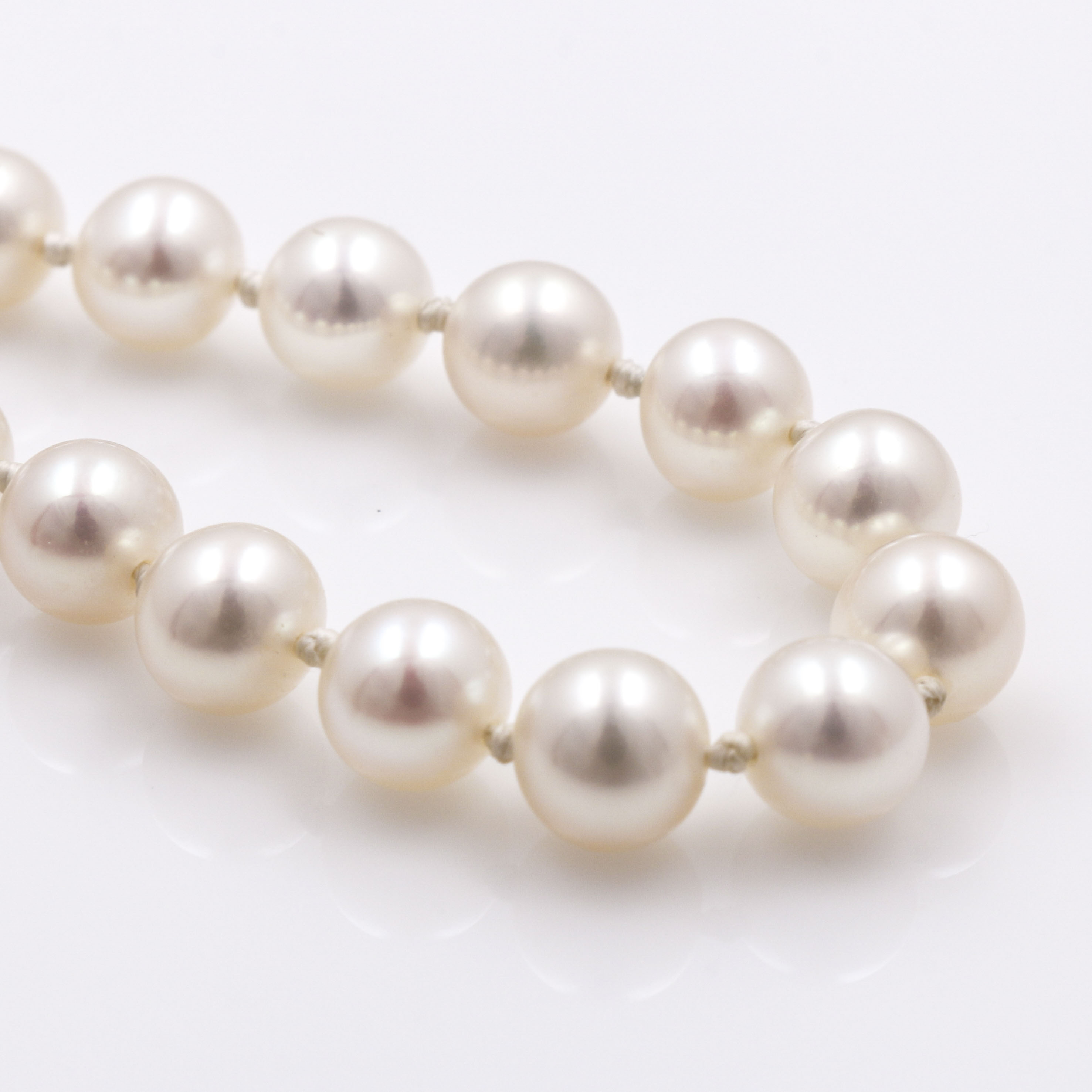Pearl Necklace with 14K Yellow Gold Filigree Clasp