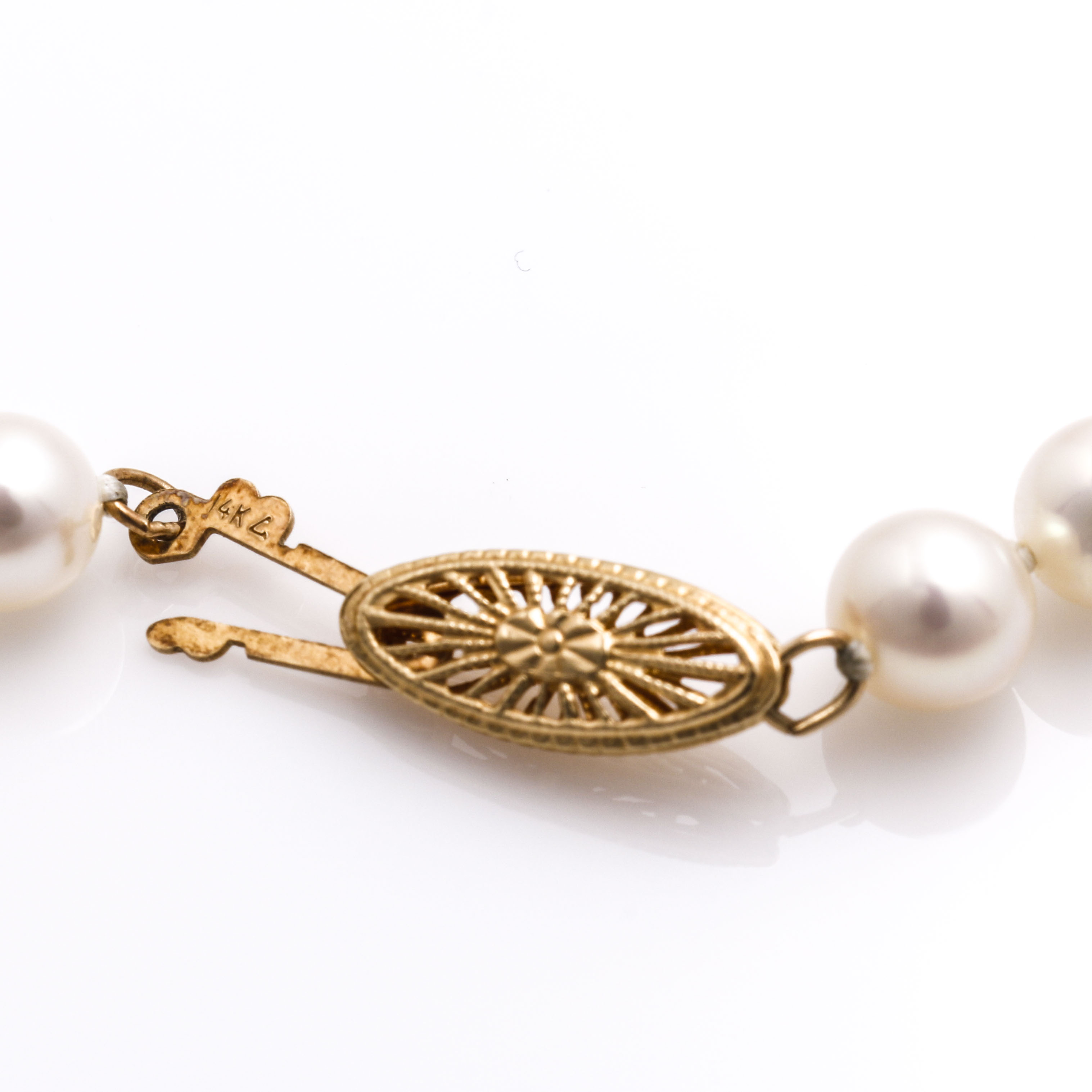 Pearl Necklace with 14K Yellow Gold Filigree Clasp